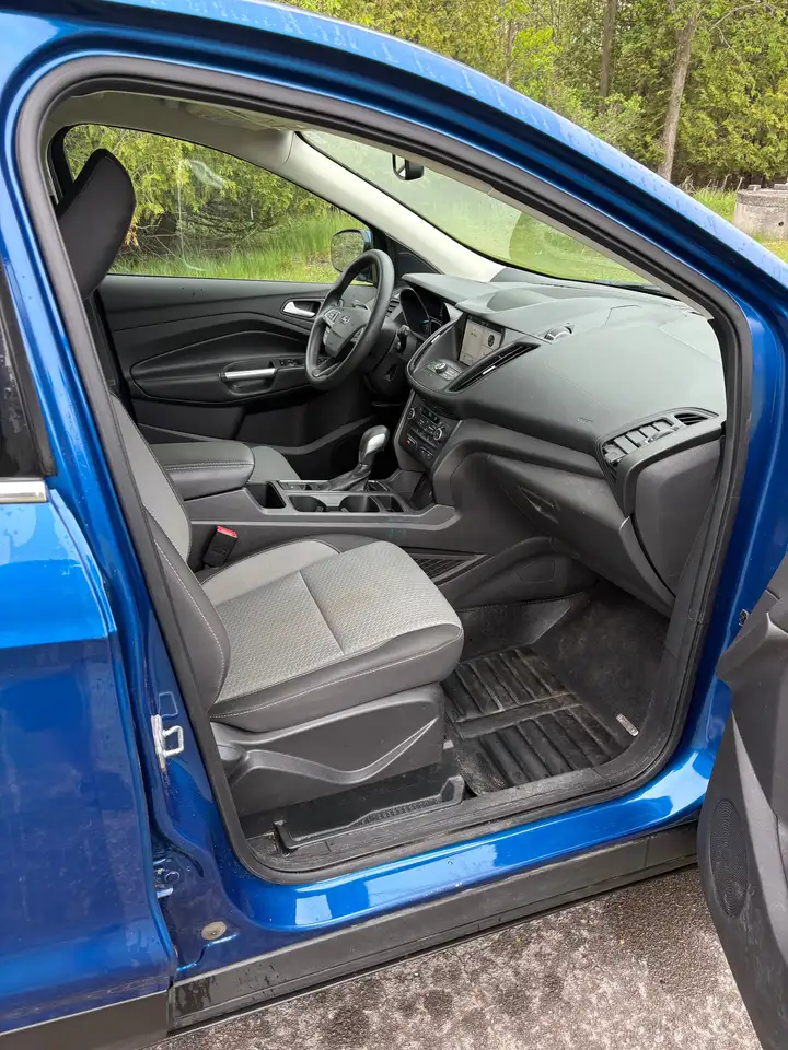 Ford Escape снимка Ford Escape