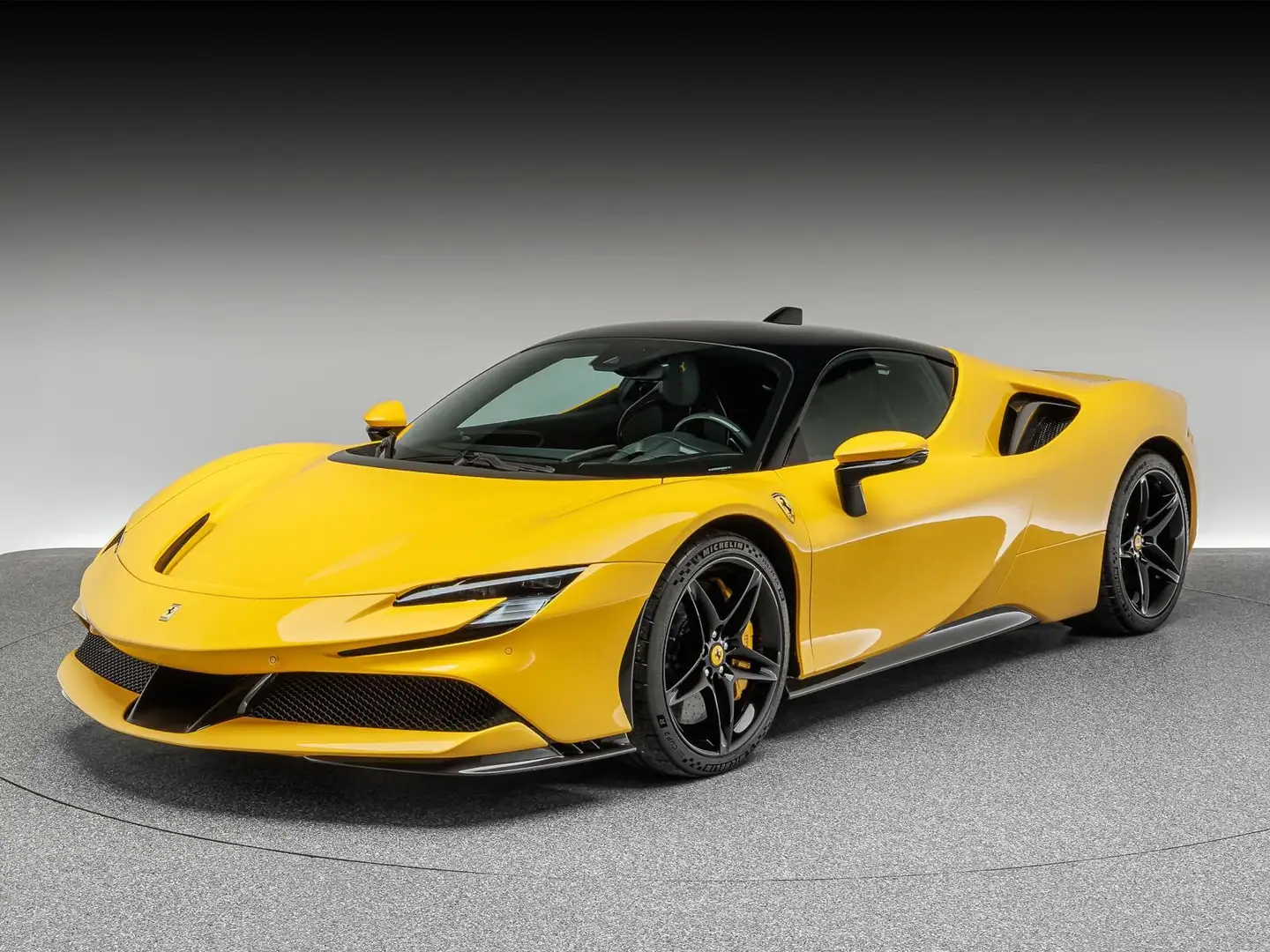 Ferrari SF90 Stradale Yellow - 1