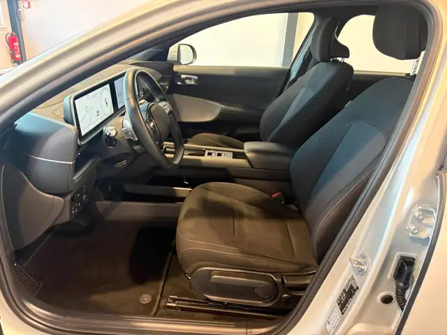 Hyundai IONIQ 6 view 8