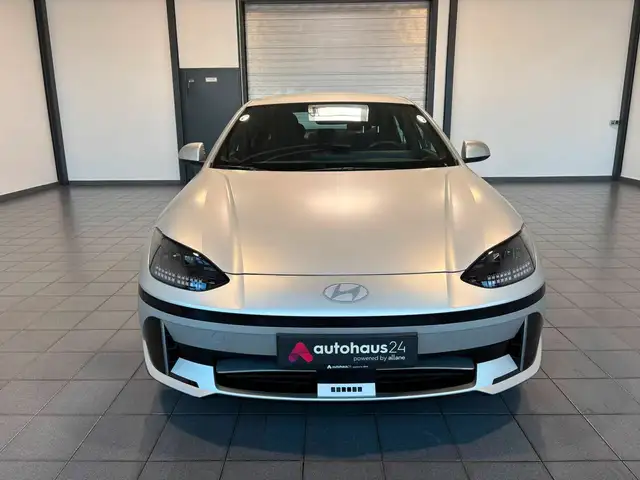 Hyundai IONIQ 6 view 2