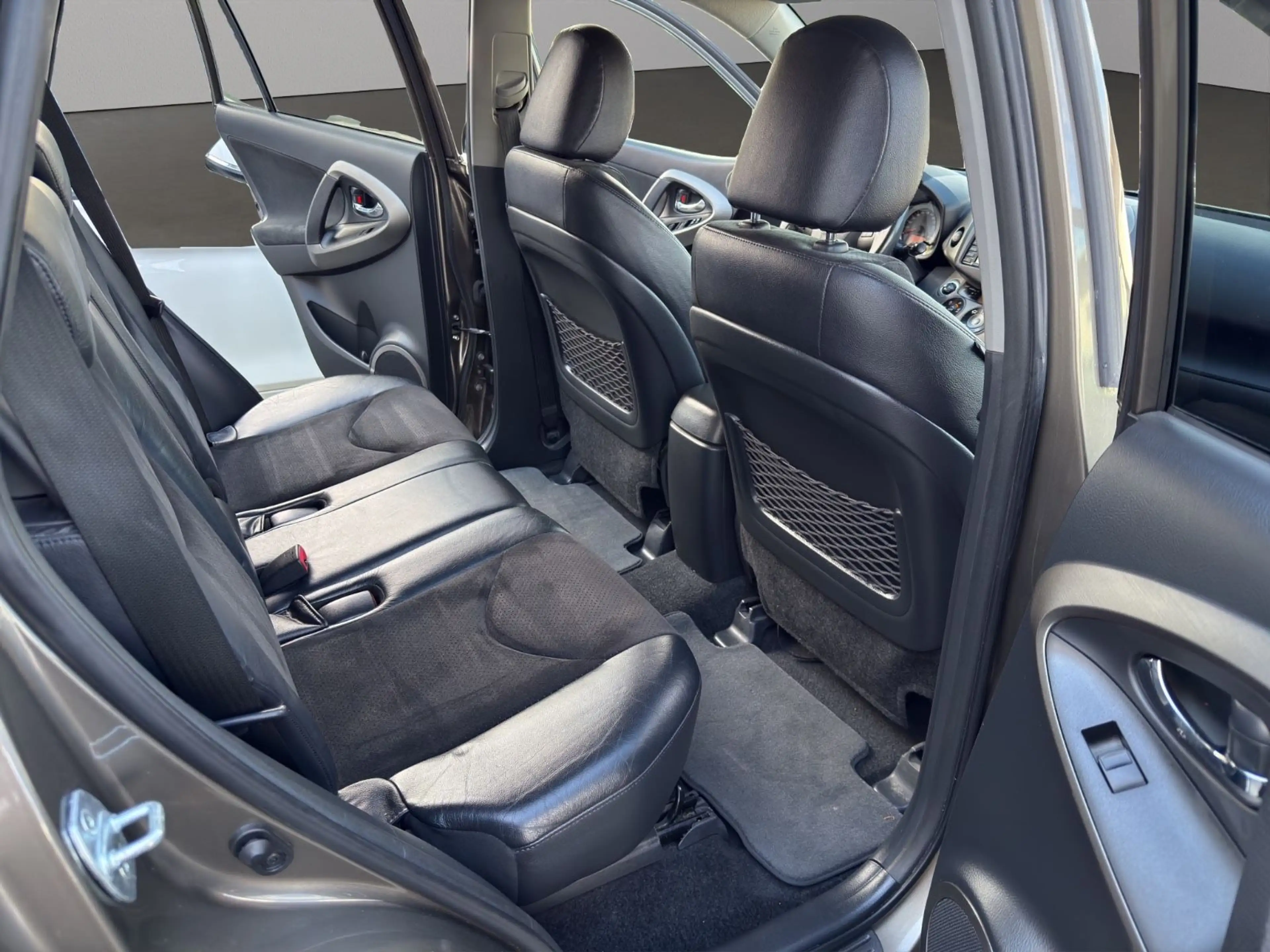 Toyota RAV 4 4x4 LIFE*AUTOM.*KLIMA*NAVI*RFK*AHK*TEMP.* — photo 11