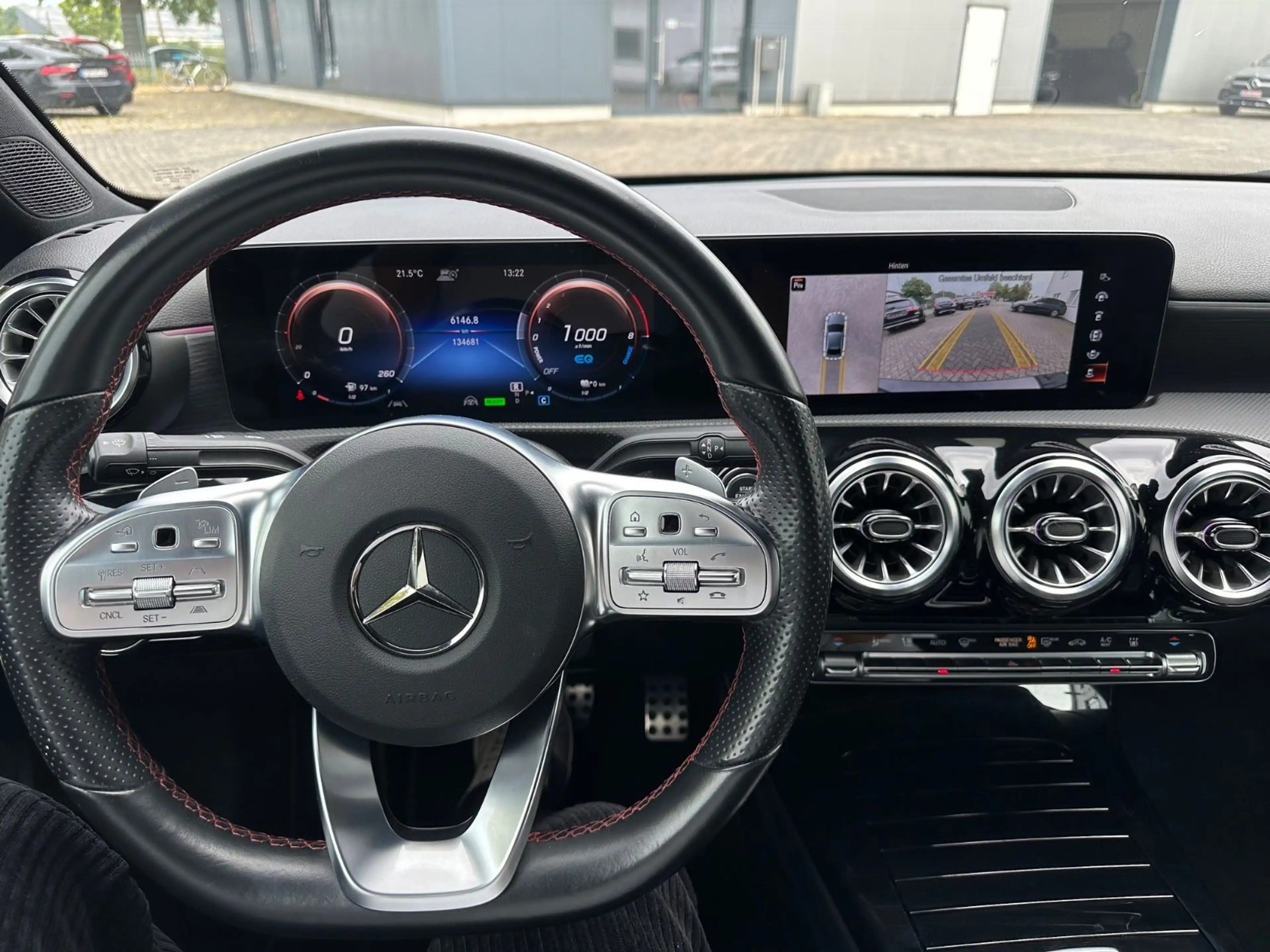Mercedes-Benz A 250 e DCT AMG Line Distro+ KeylGo 360° Kam LED — photo 15
