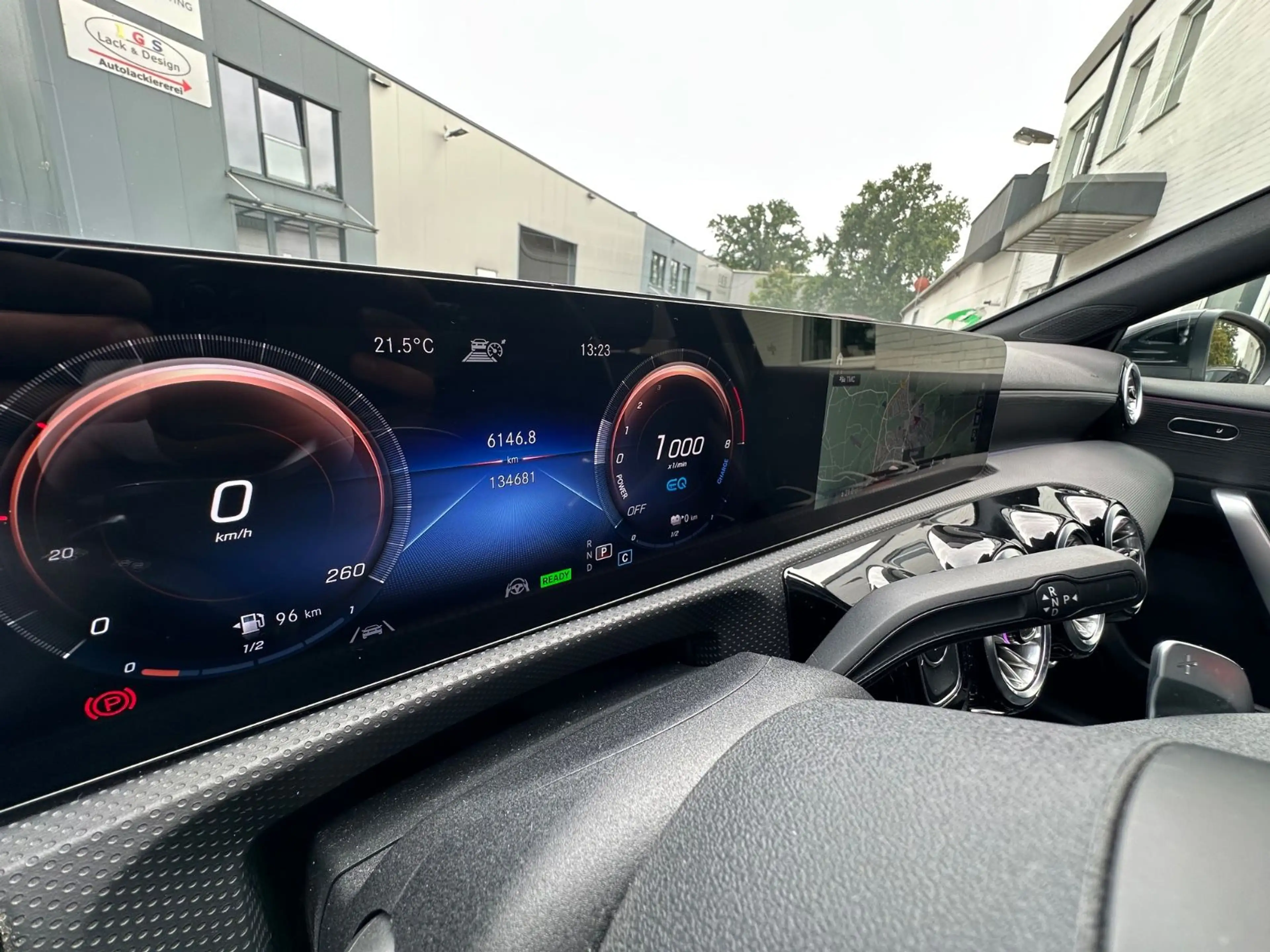 Mercedes-Benz A 250 e DCT AMG Line Distro+ KeylGo 360° Kam LED — photo 10