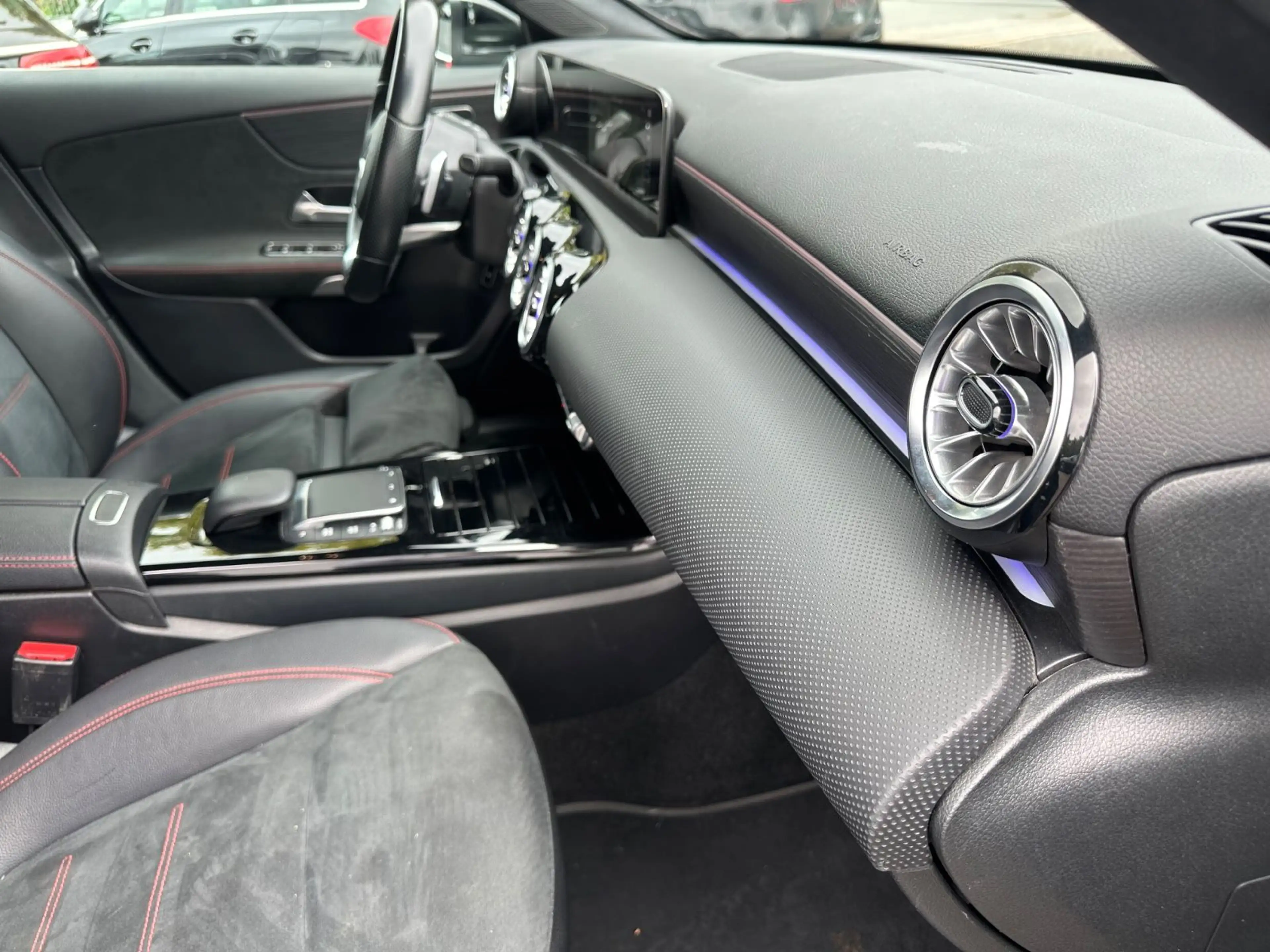 Mercedes-Benz A 250 e DCT AMG Line Distro+ KeylGo 360° Kam LED — photo 13
