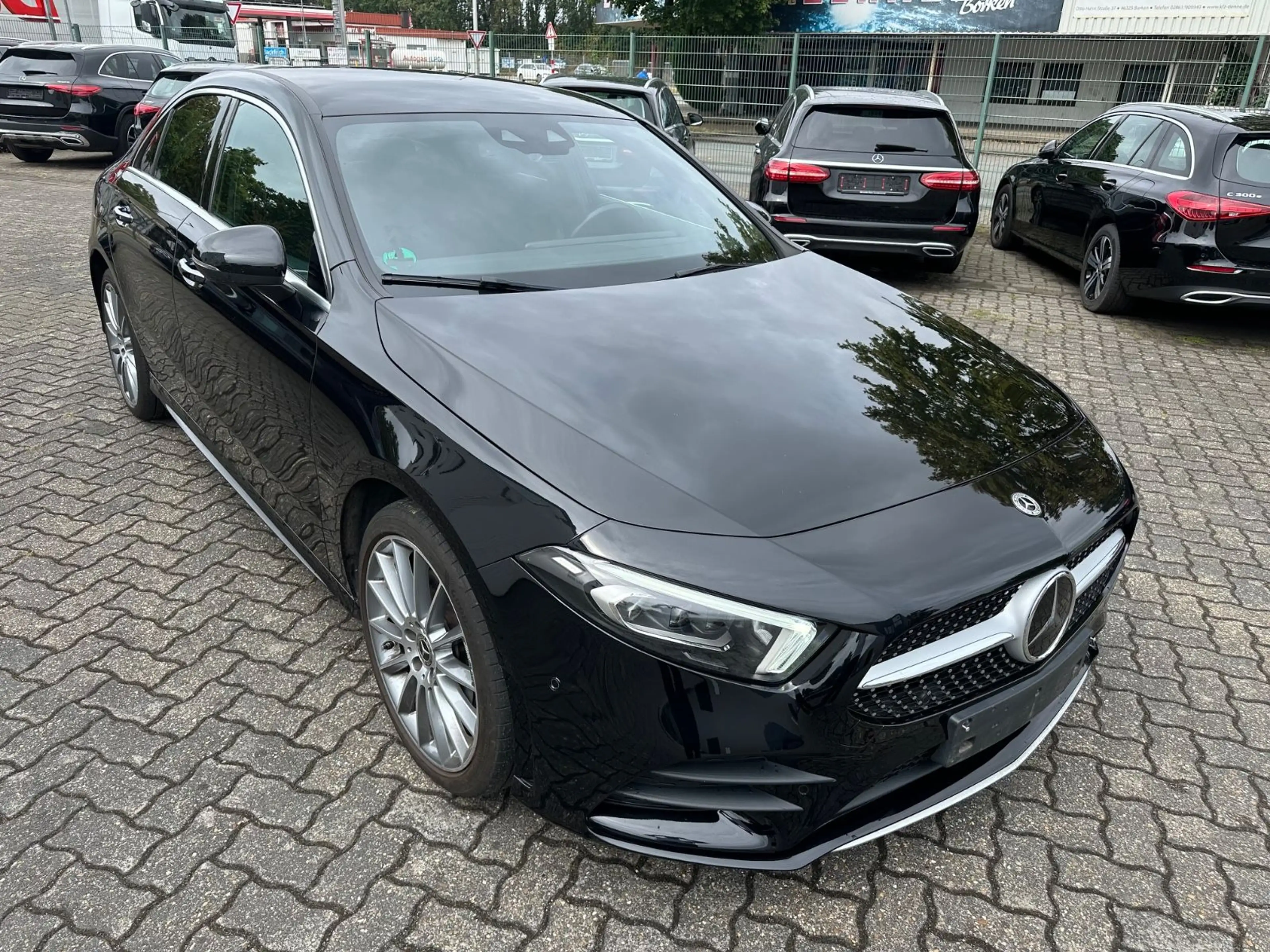 Mercedes-Benz A 250 e DCT AMG Line Distro+ KeylGo 360° Kam LED — photo 3