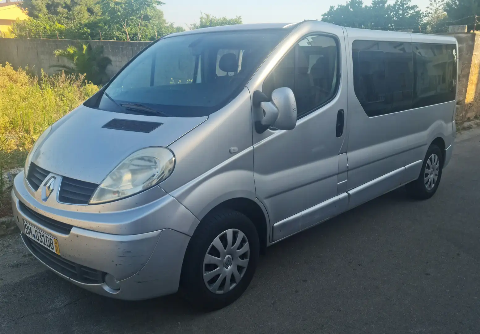 Renault Trafic passenger 9 posti lungo 175000km Argento - 1