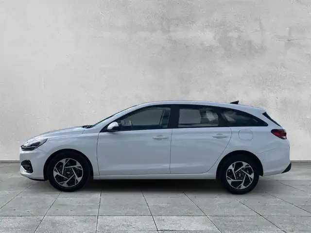 Hyundai i30 view 2