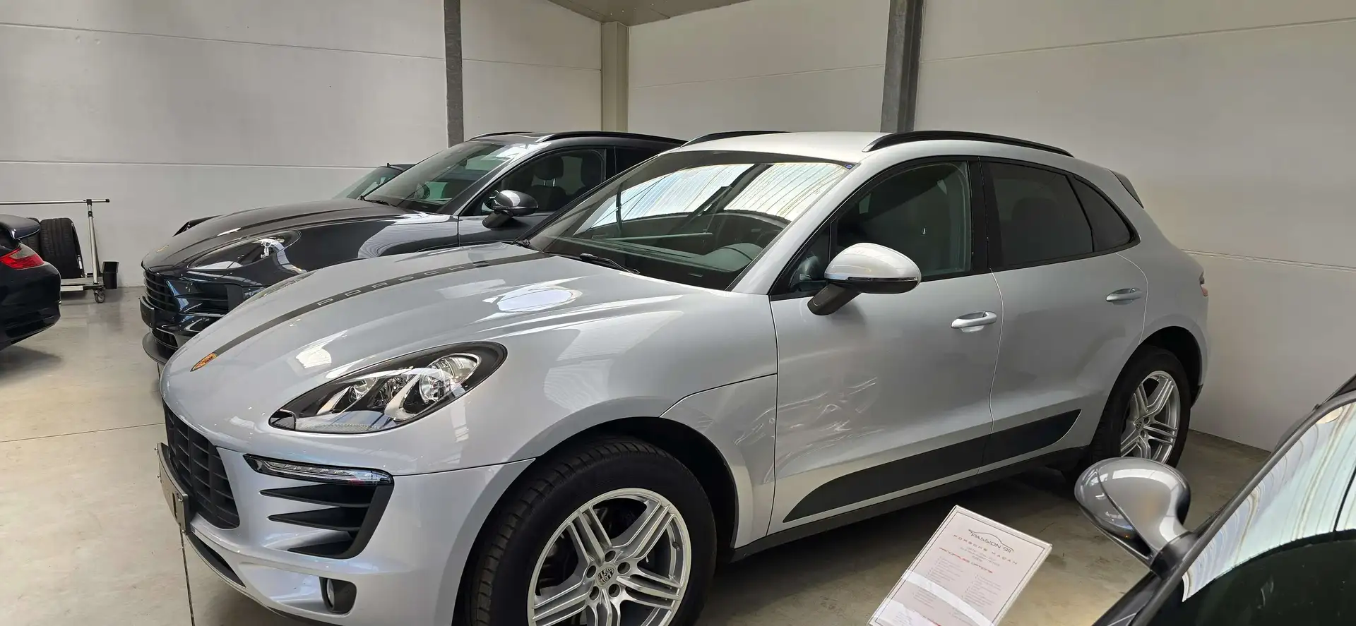 Porsche Macan 2.0 Turbo PDK Gris - 1