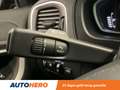 Volvo V40 2.0 T3 Momentum Schwarz - thumbnail 25