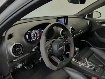 Annonce voiture d'occasion Audi RS3 - CARADIZE