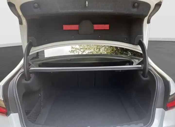 BMW M3 2022, foto 8