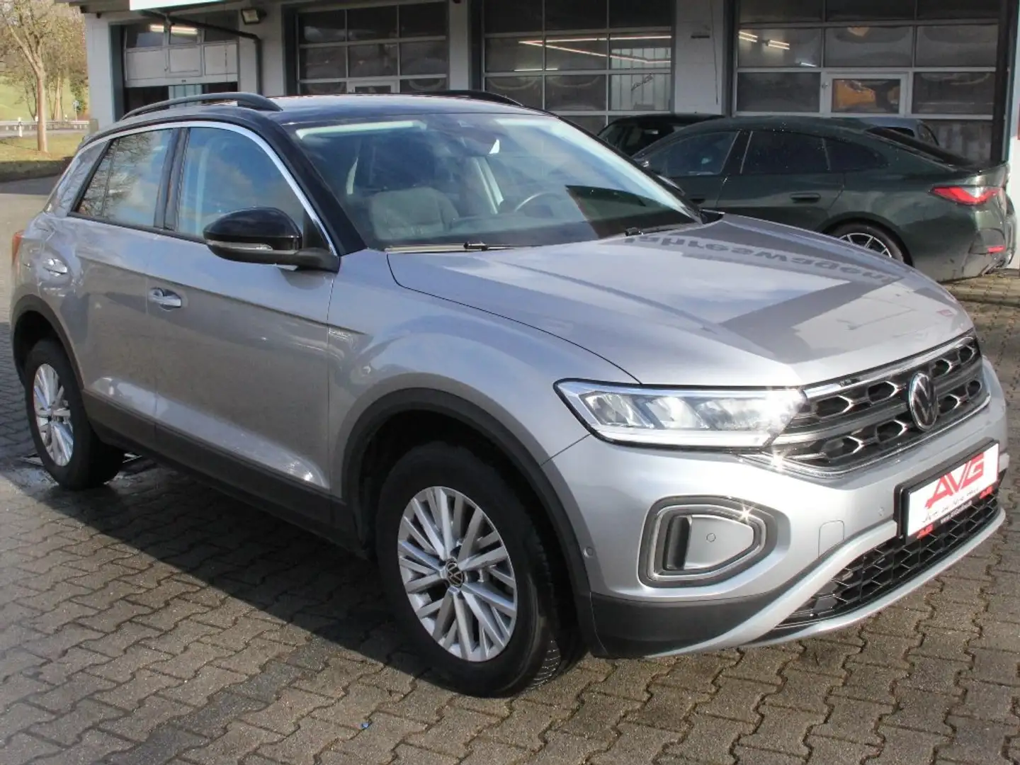Volkswagen T-Roc TSI 150PS LIFE LED Stop & Go Navigation on deman Argento - 2