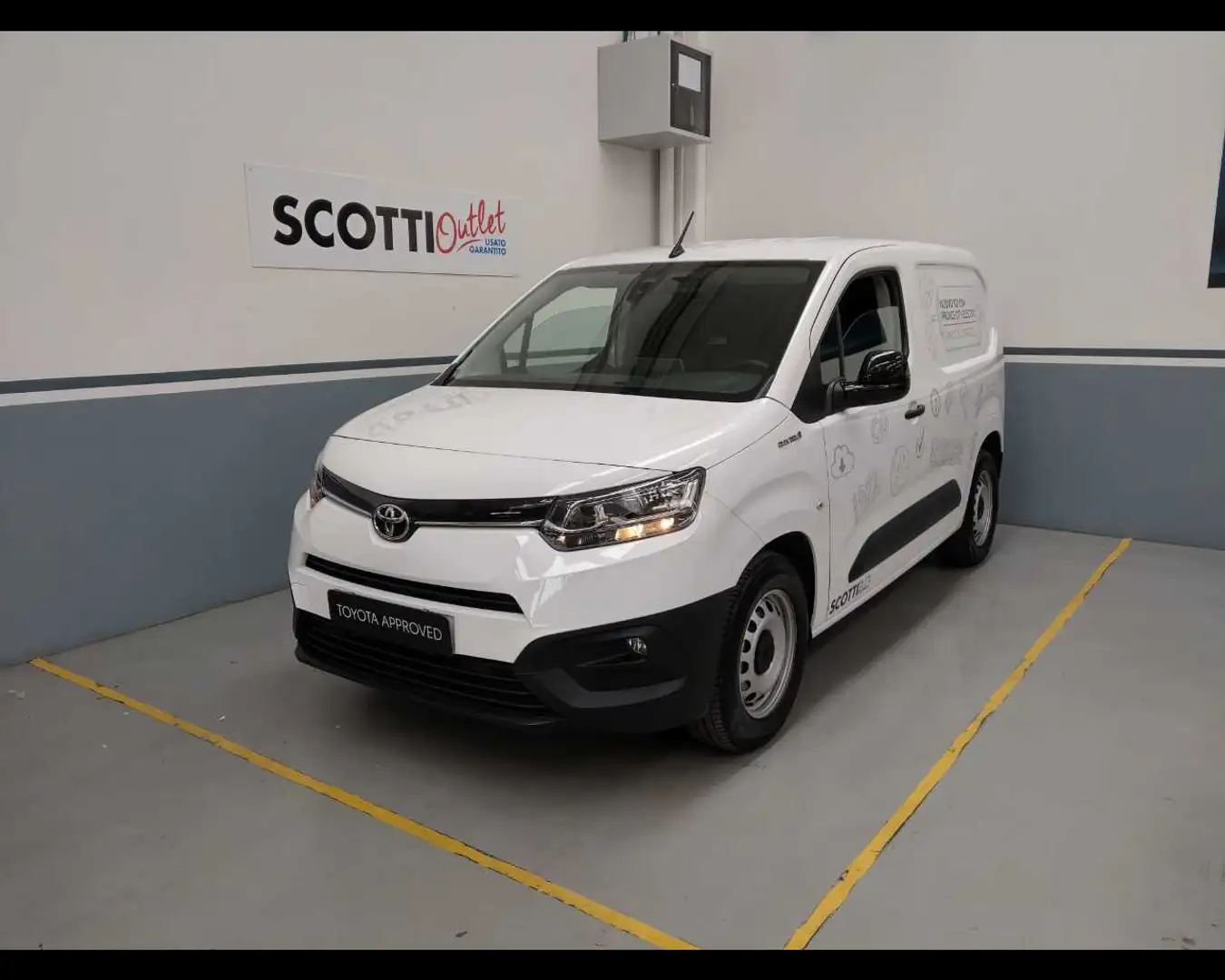 Toyota L1 50KWH S CMF22 Білий - 1