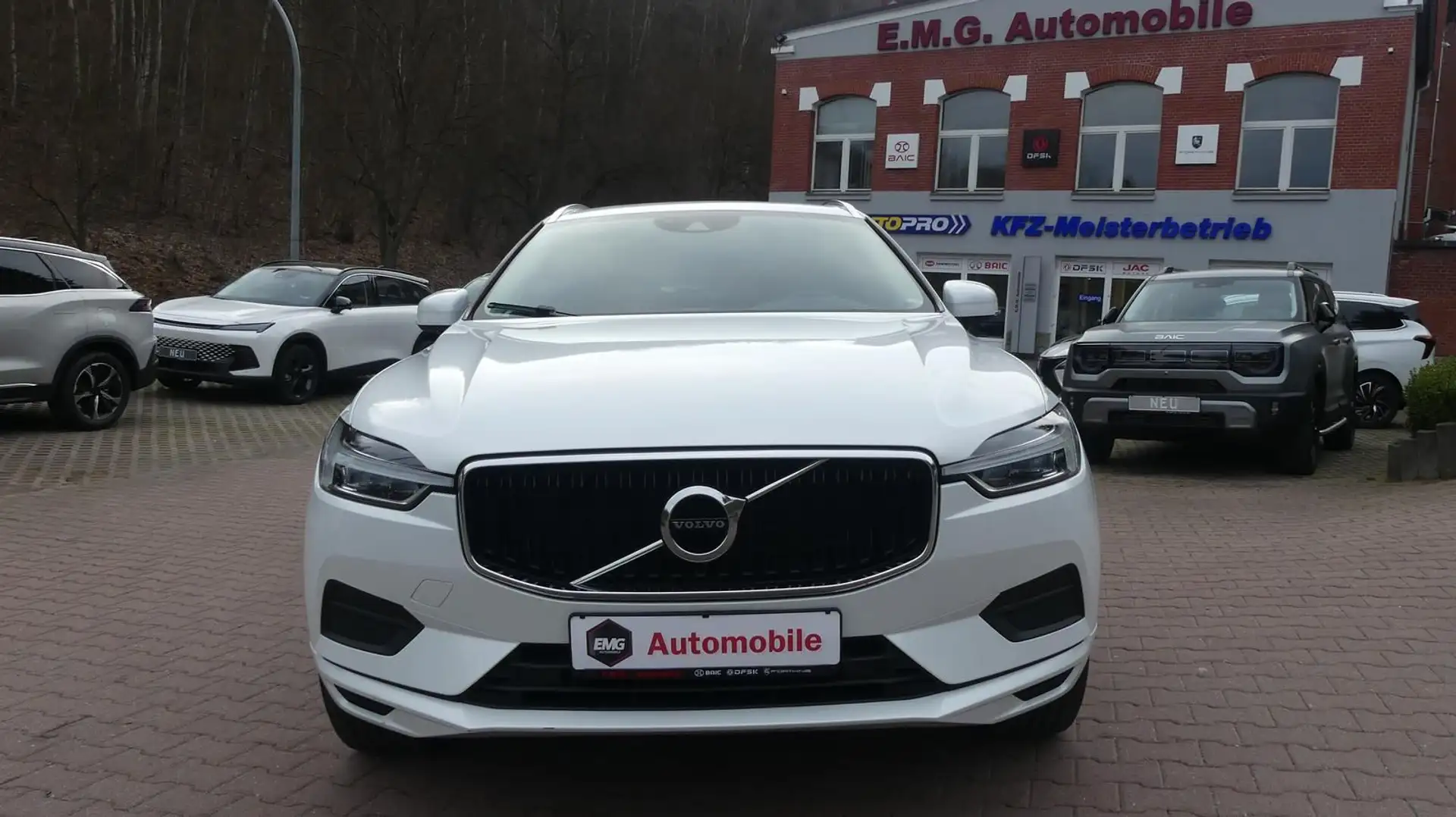 Volvo XC60 *4WD*SHZ*Aut.*Leder*Navi*LED*Pano Weiß - 2