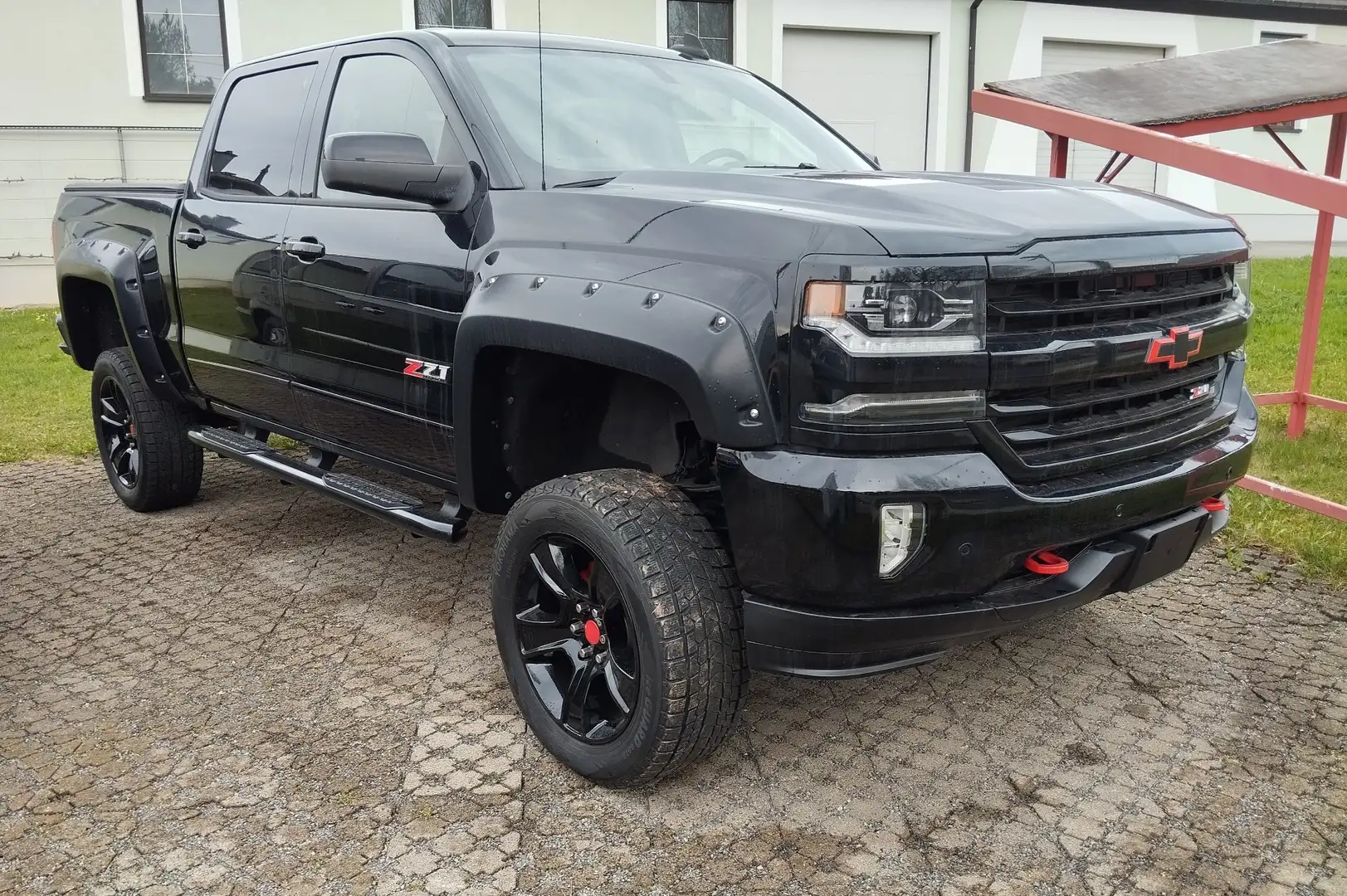 Chevrolet Silverado 4x4, Volleder, LED, AHK, Dachfenster, Lift 7-10", Schwarz - 1