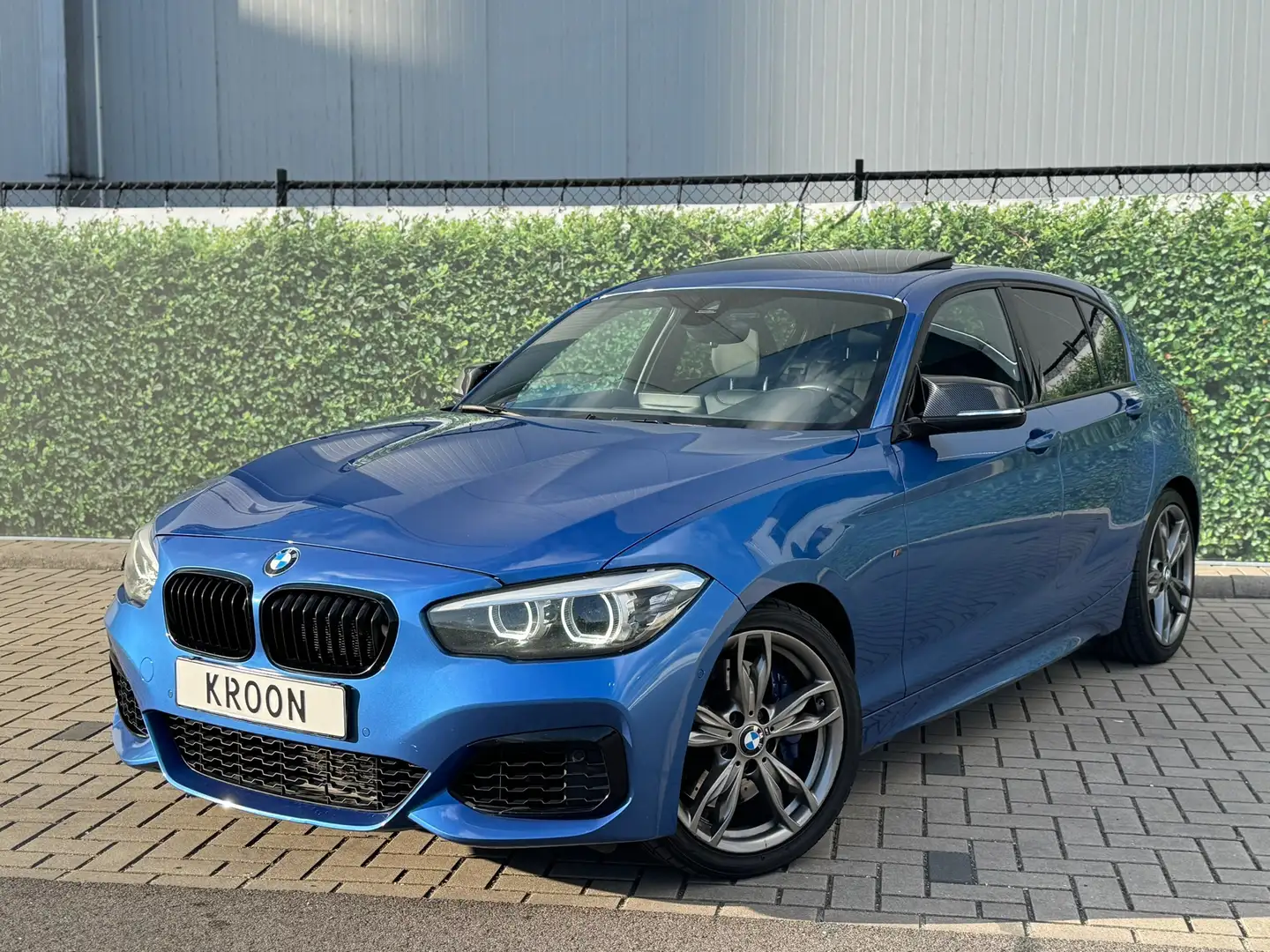BMW 140 1-serie M140i xDrive Blauw - 2