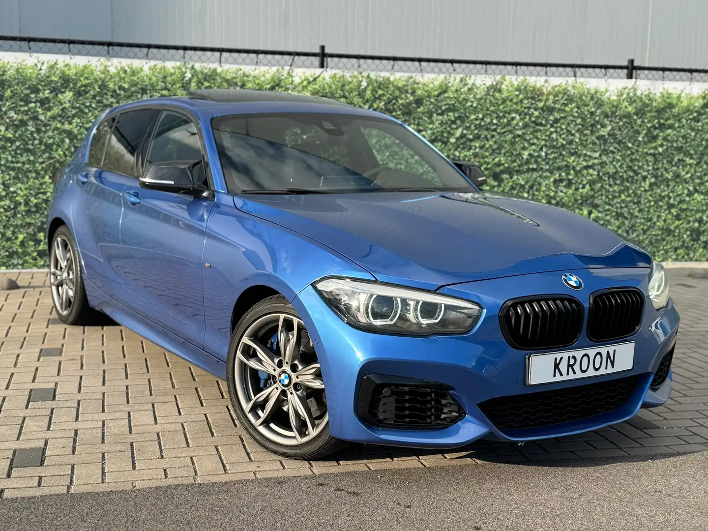 BMW 140 1-serie M140i xDrive Blauw - 1