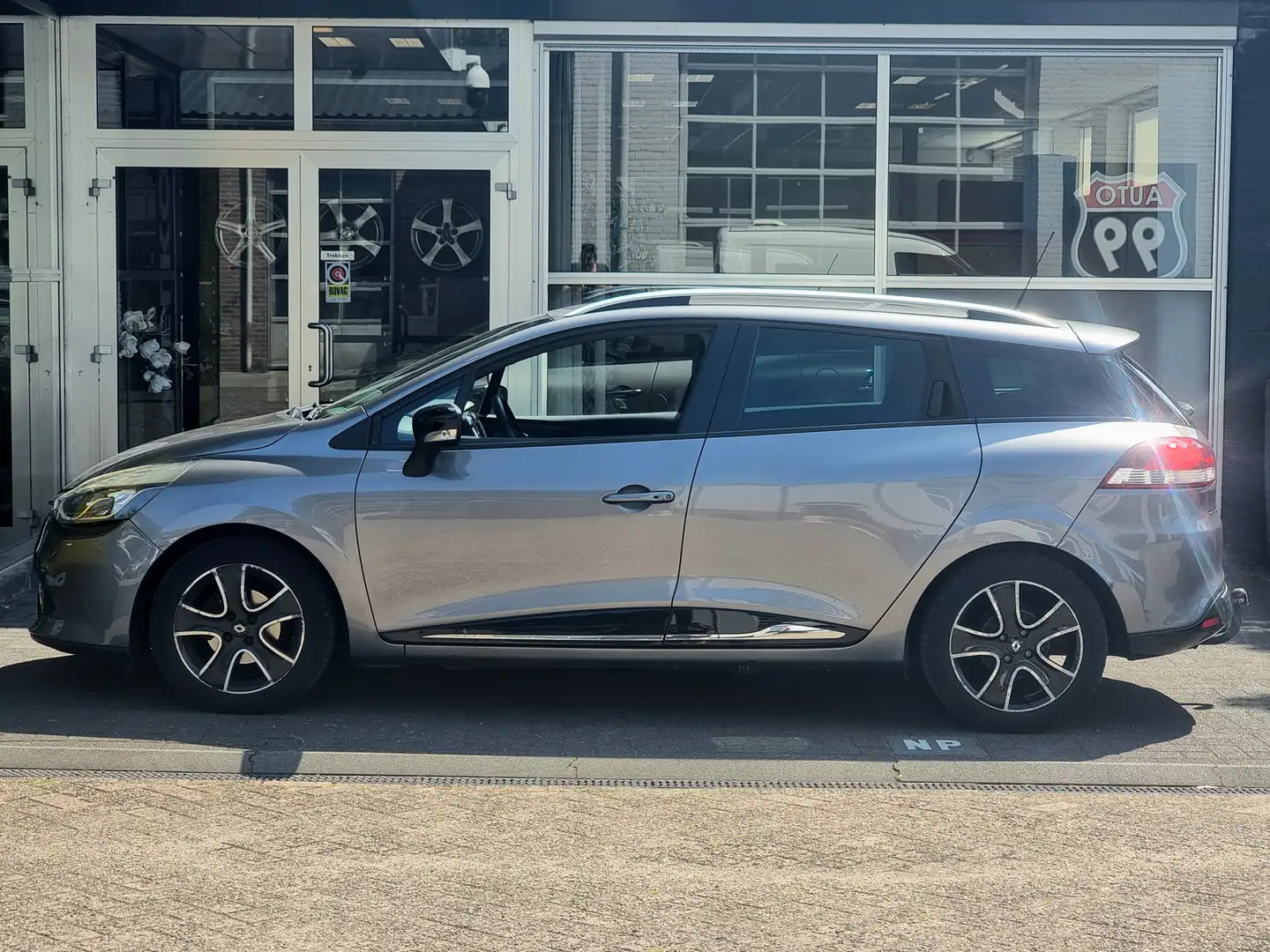 Renault Clio Estate 0.9 TCe Dynamique BASS REFLEX / NAP / NAVI Gris - 2