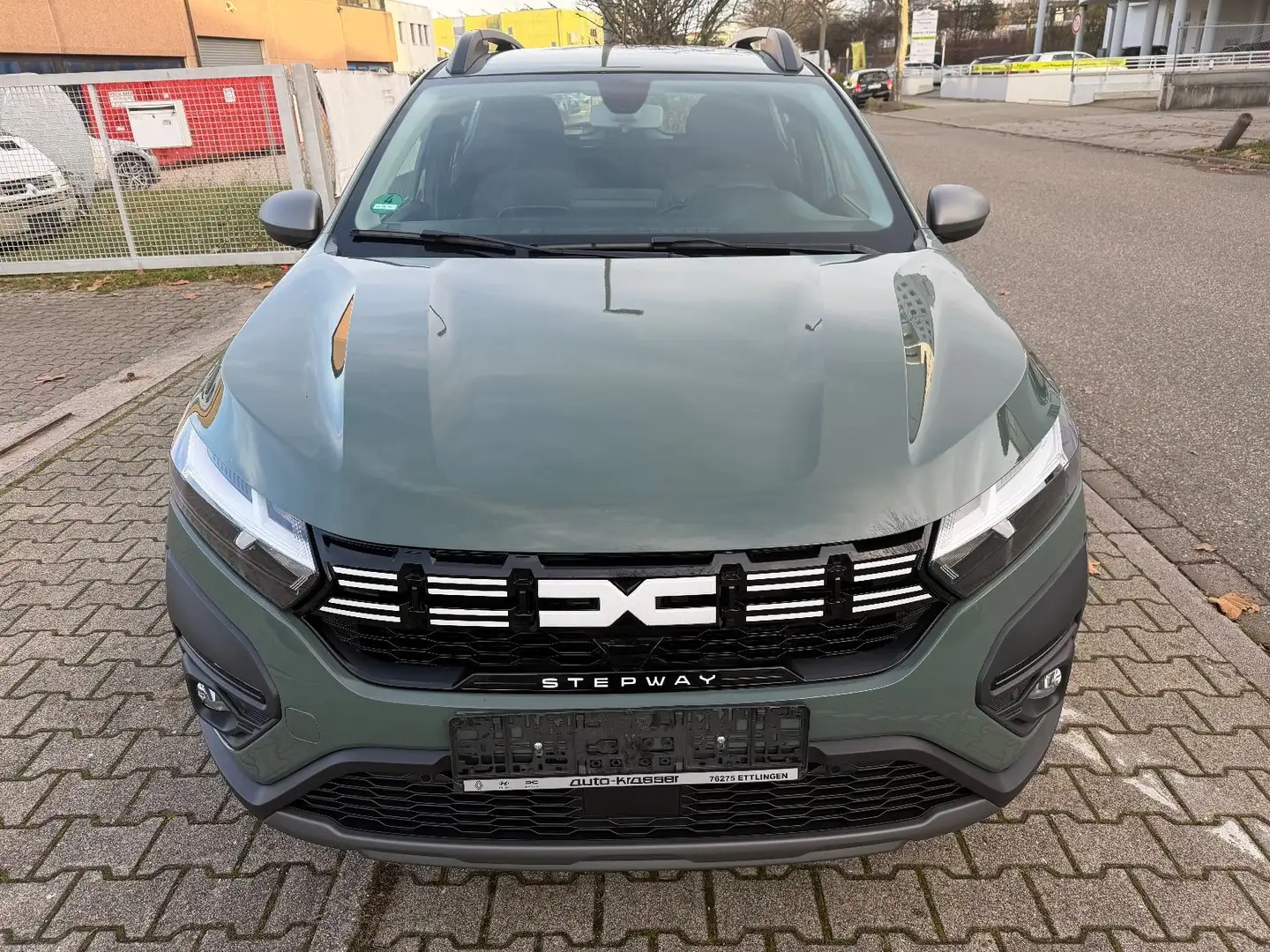 Dacia Sandero III Stepway Expression+ Grün - 1