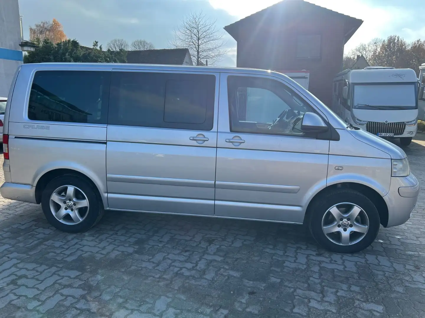 Volkswagen T5 Multivan Comfortline7SitzeStandheizung2xS.Tür Silber - 2