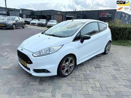 Ford Fiesta 1.6 ST2 | Motor licht hoorbaar, vermoedelijk lager