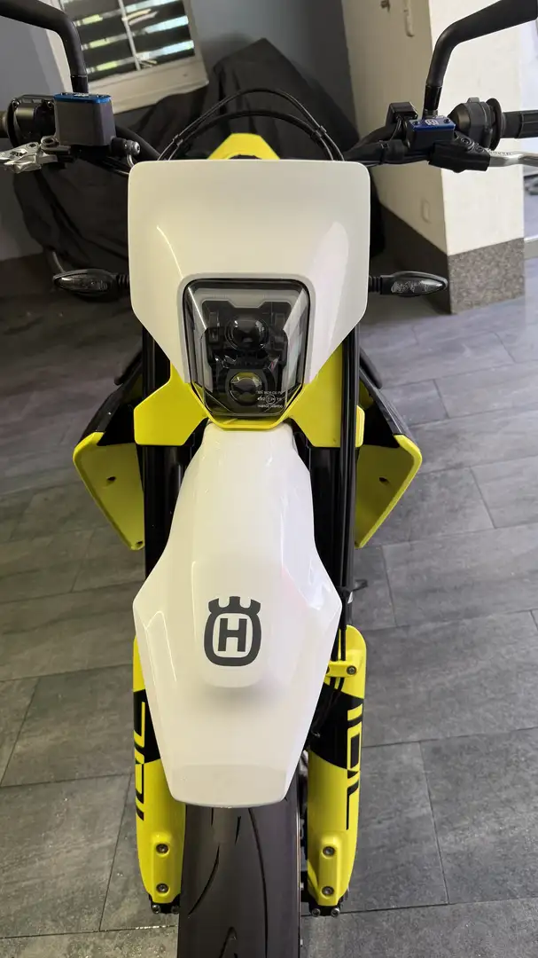 Husqvarna 701 Supermoto Grigio - 2