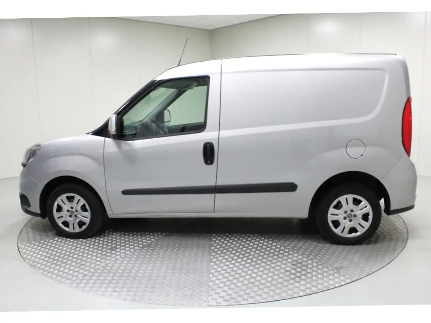 Fiat Doblo Cargo 1.3 MJ L1H1 SX | Komt geen BTW/BPM bij | Cru Grijs - 2