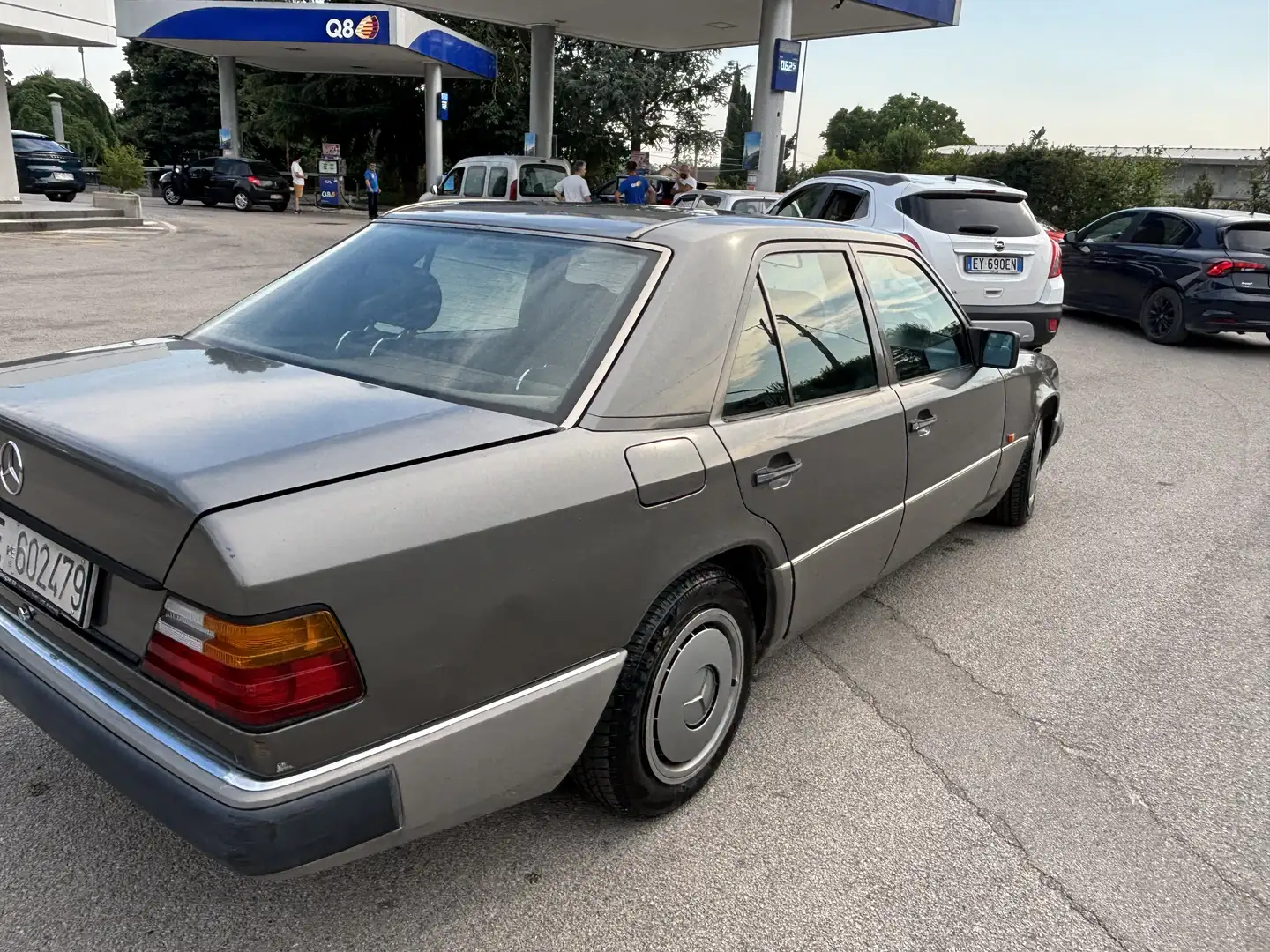Mercedes-Benz E 200 (124) - 1