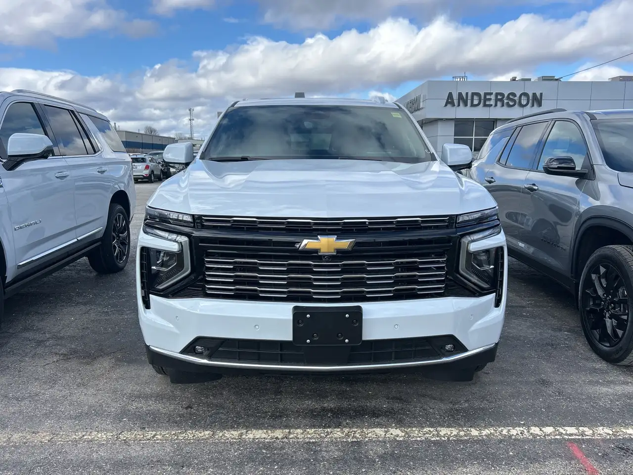 Chevrolet Tahoe снимка Chevrolet Tahoe