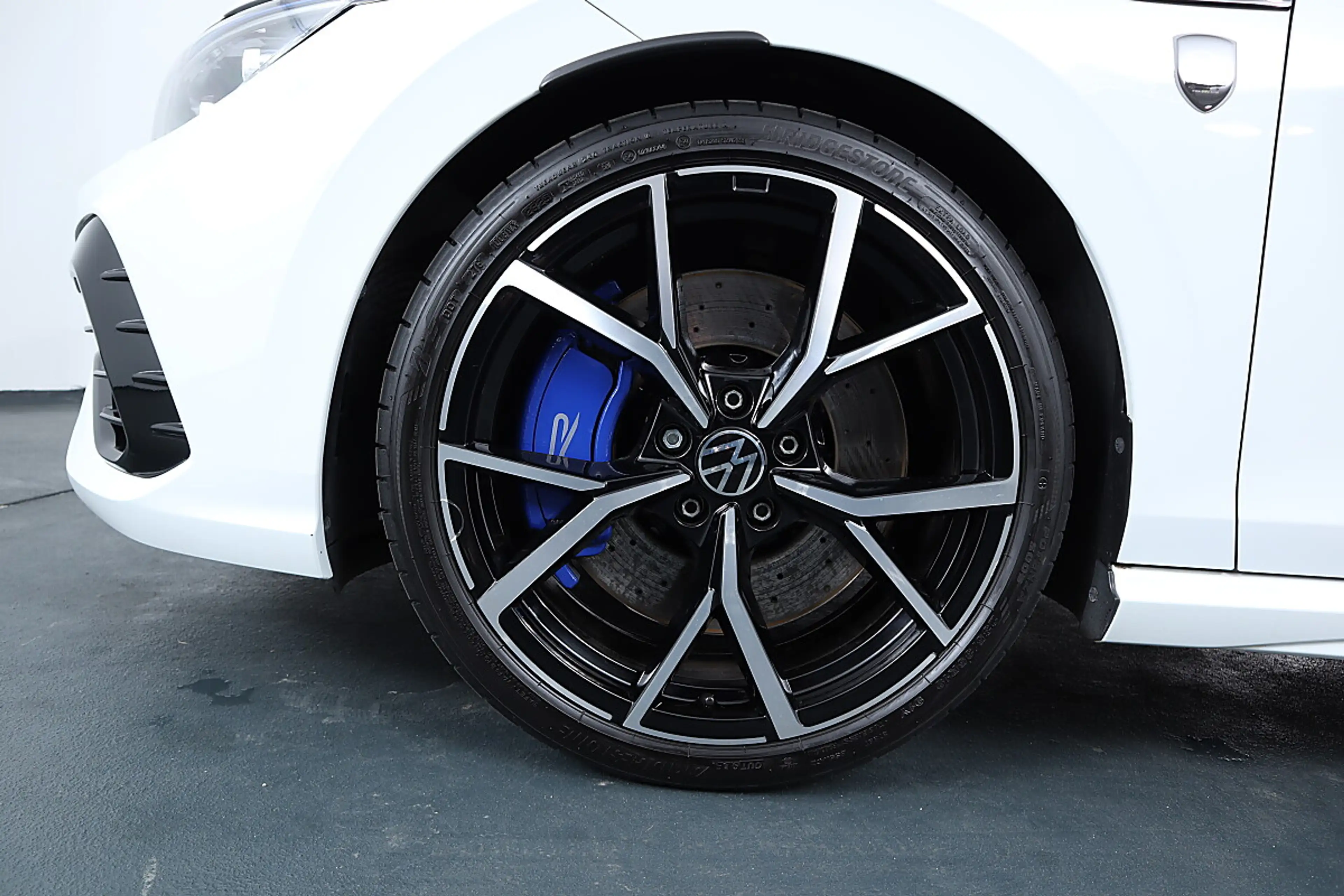 Volkswagen Golf R Performance 4MOTION DSG* WENIG KILOMETER!!! — photo 14