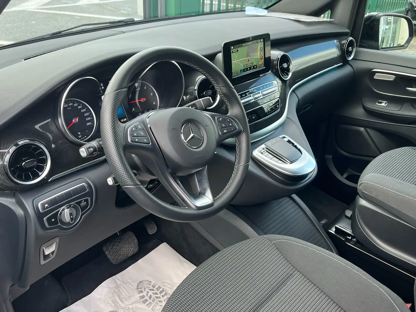 Mercedes-Benz V 220 d EDITION L2 LED ILS NAVI EASYPACK CRUISE Bleu - 2