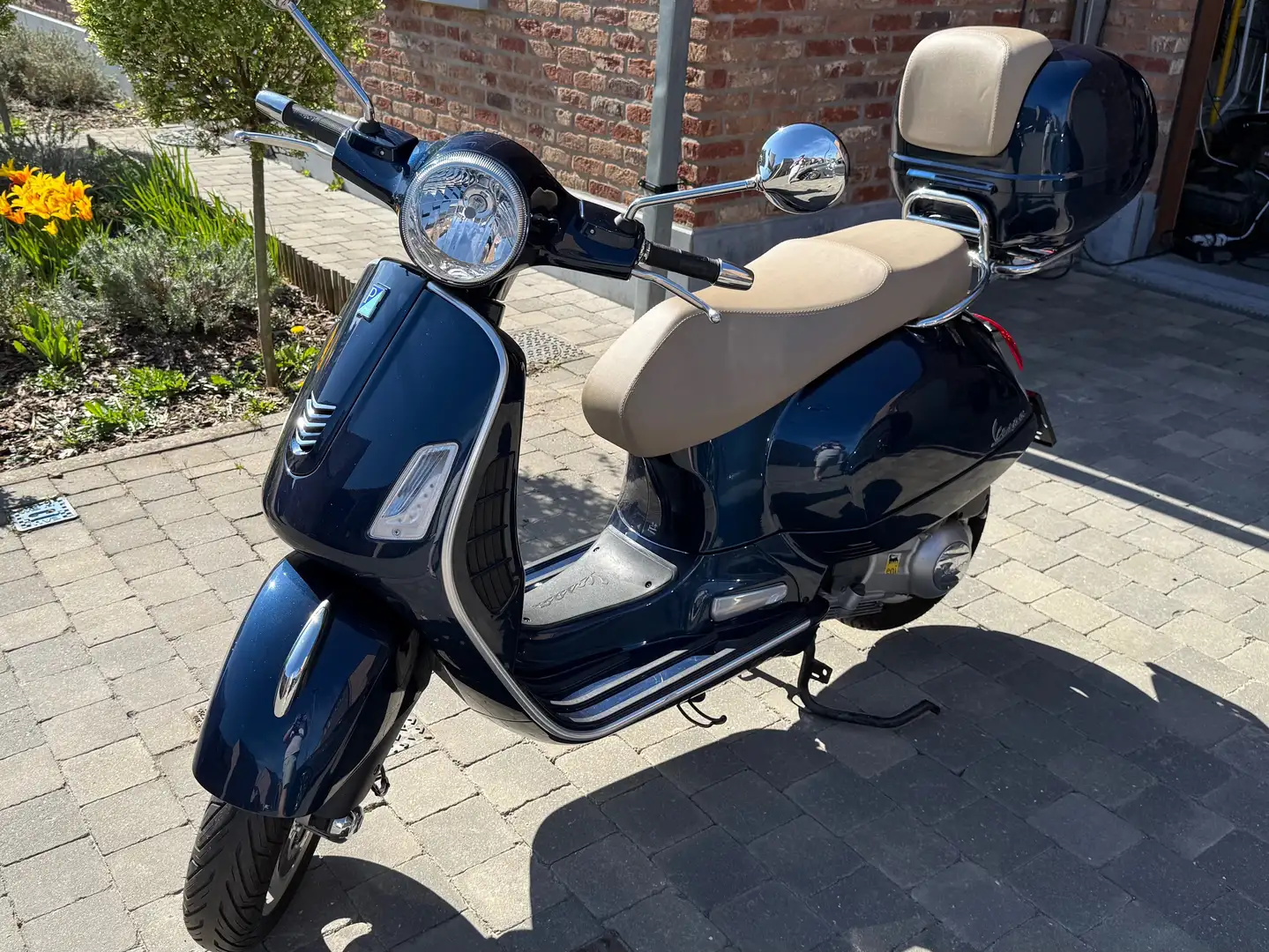 Vespa GTS 250ie Blau - 2