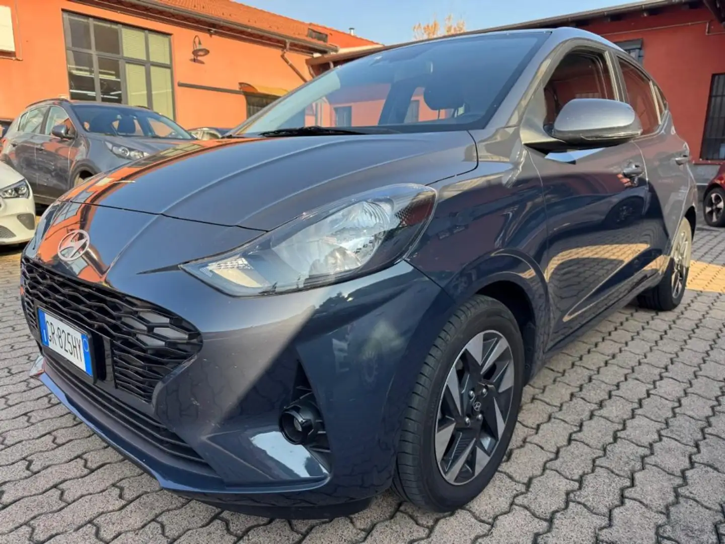 Hyundai i10 1.0 MPI AUT. Connectline Gris - 1