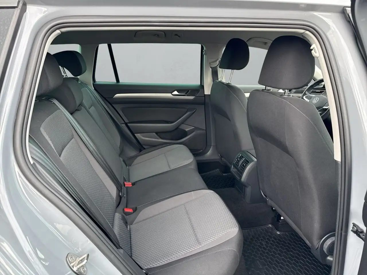 Volkswagen Passat Variant 1.5 TSI DSG Conceptline *Standhzg 13