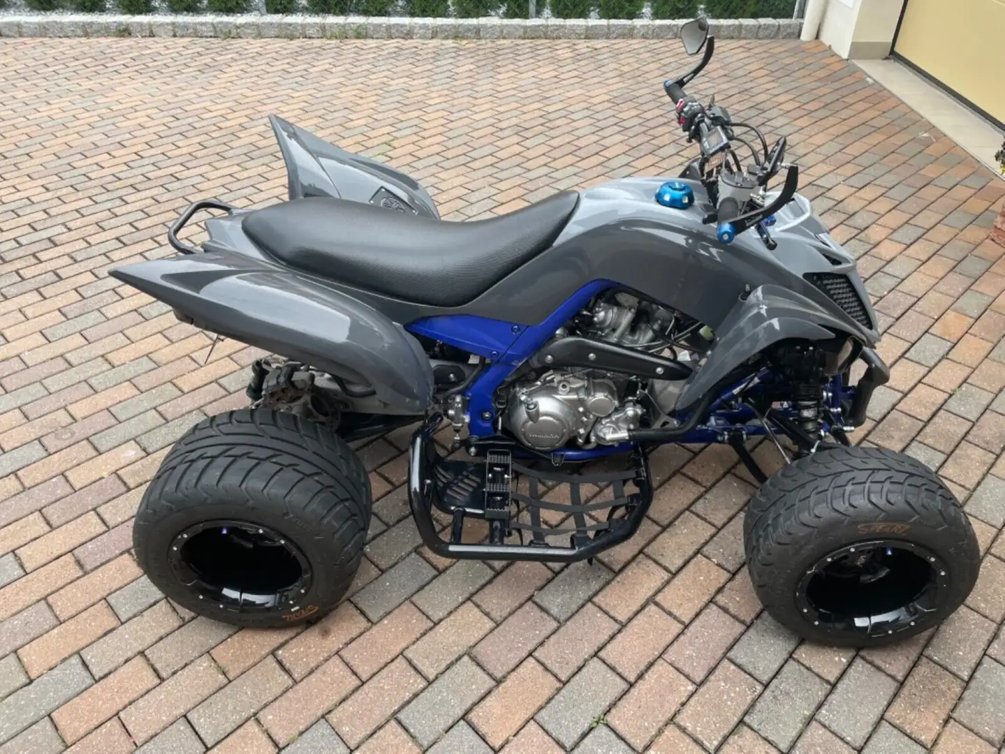 Yamaha Raptor 700 Gris - 1