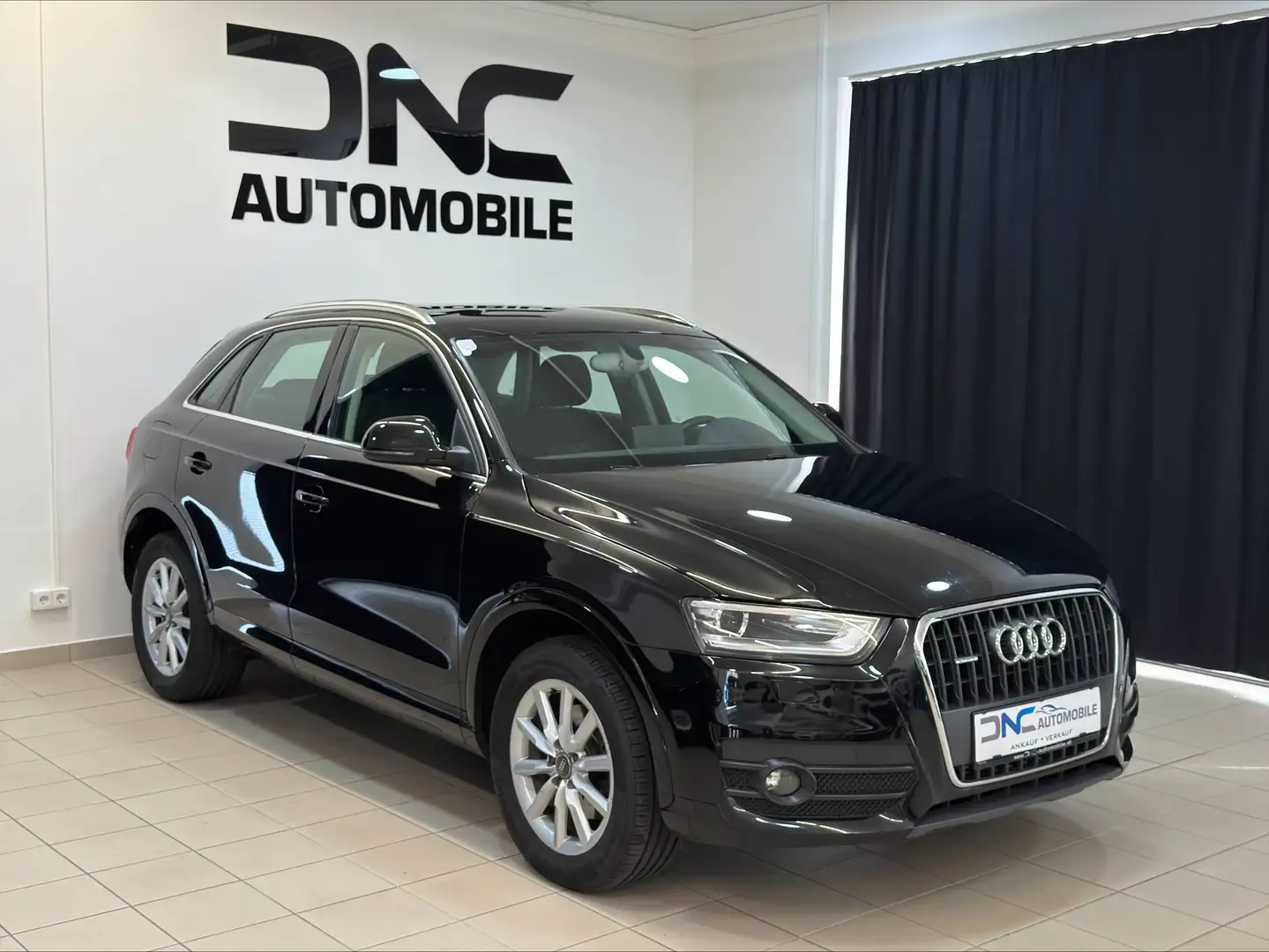 Audi Q3 2,0 TDI Quattro DPF S-Tronic*XENON*SHZ* Schwarz - 1