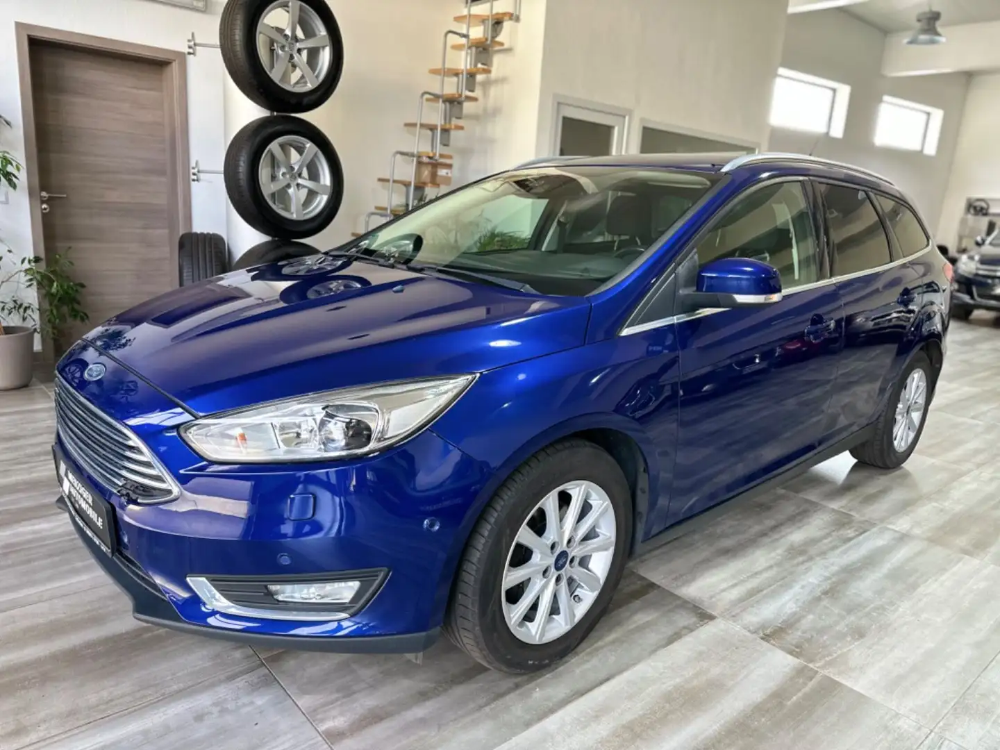 Ford Focus Turnier Titanium*LED*SHZ*AHK*Totwinkelass. Blau - 1