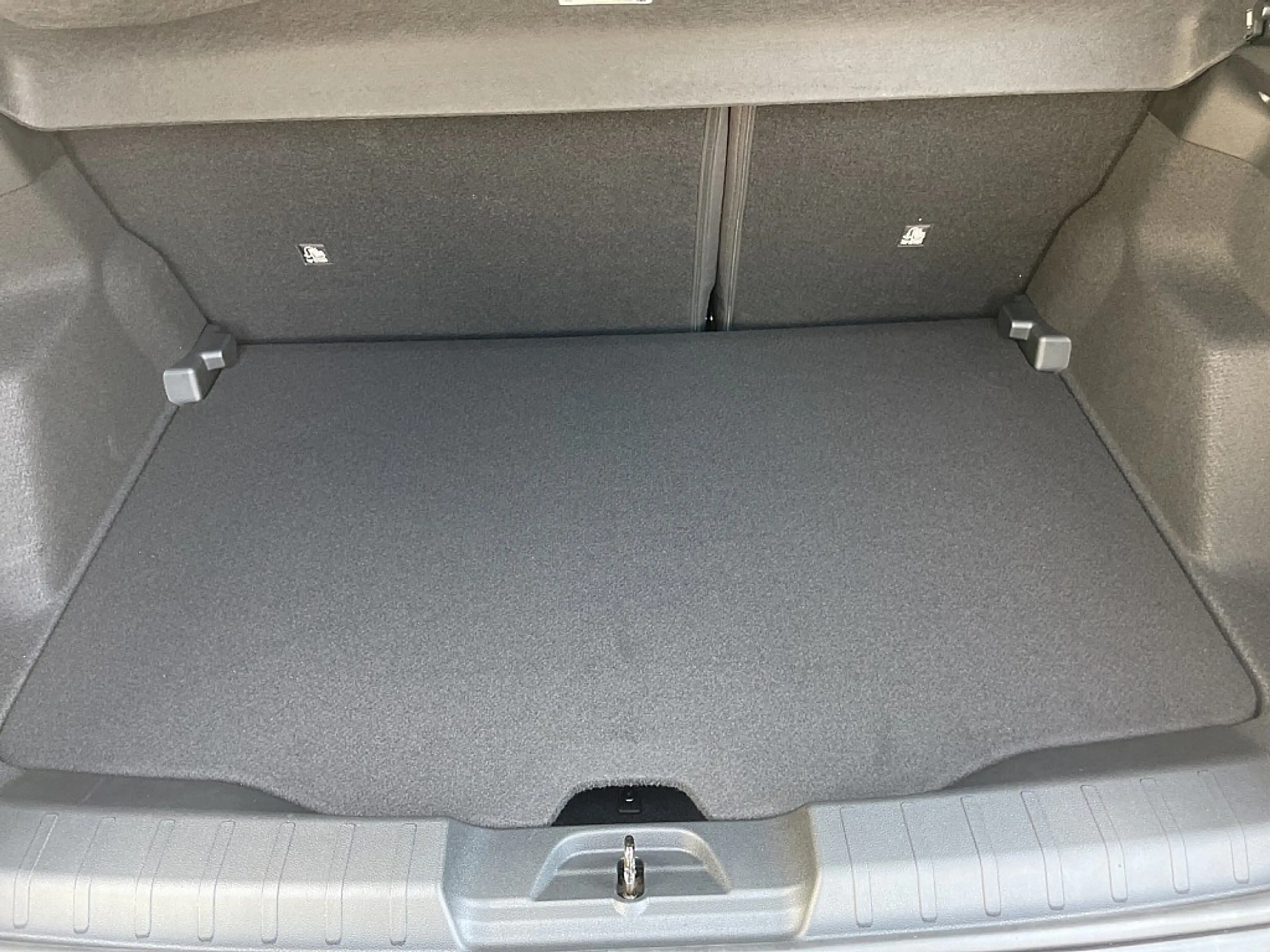 Jeep Avenger 1.2 e-Hybrid Summit e-DCT6 €24.960 — photo 10