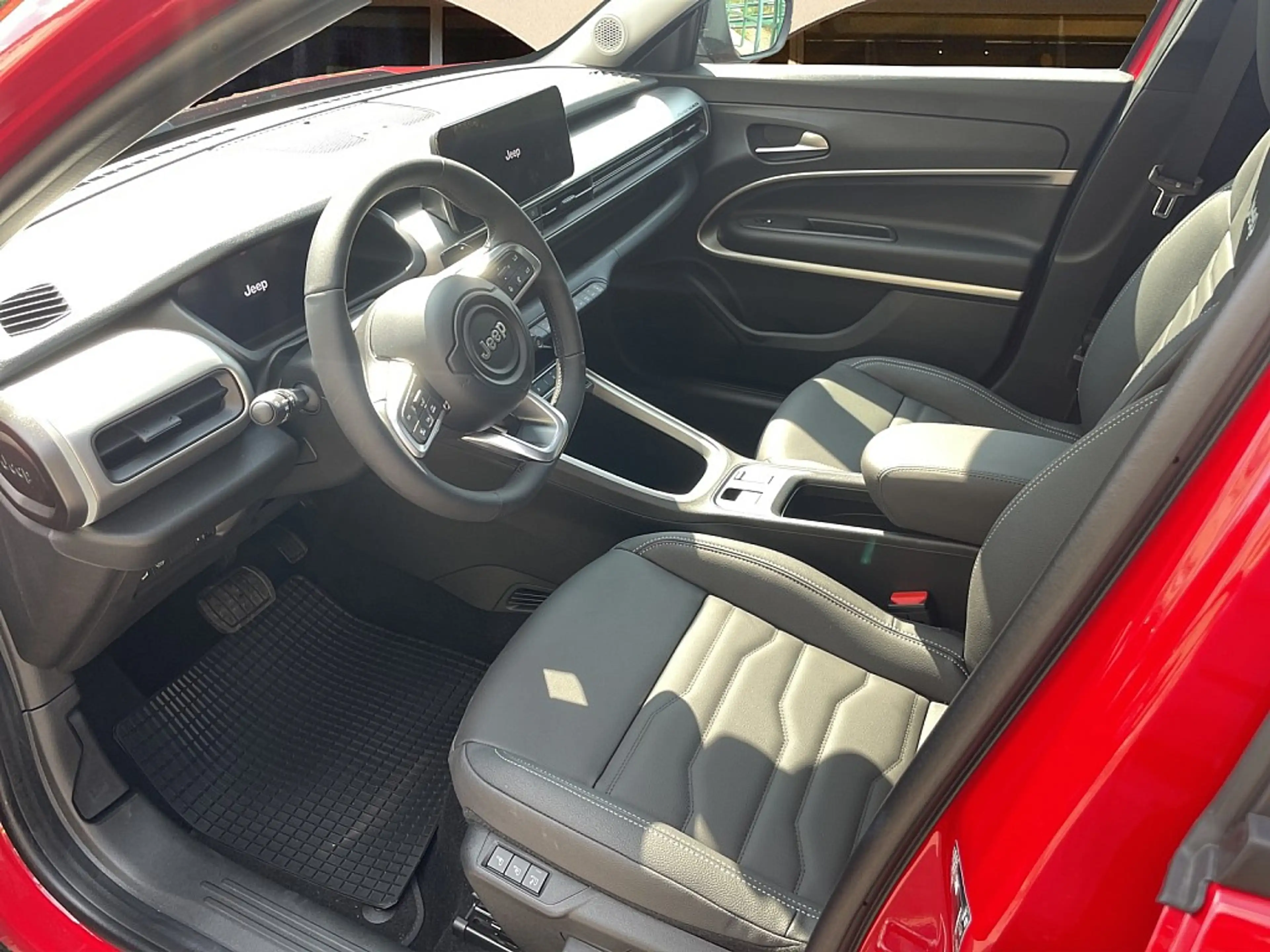 Jeep Avenger 1.2 e-Hybrid Summit e-DCT6 €24.960 — photo 4