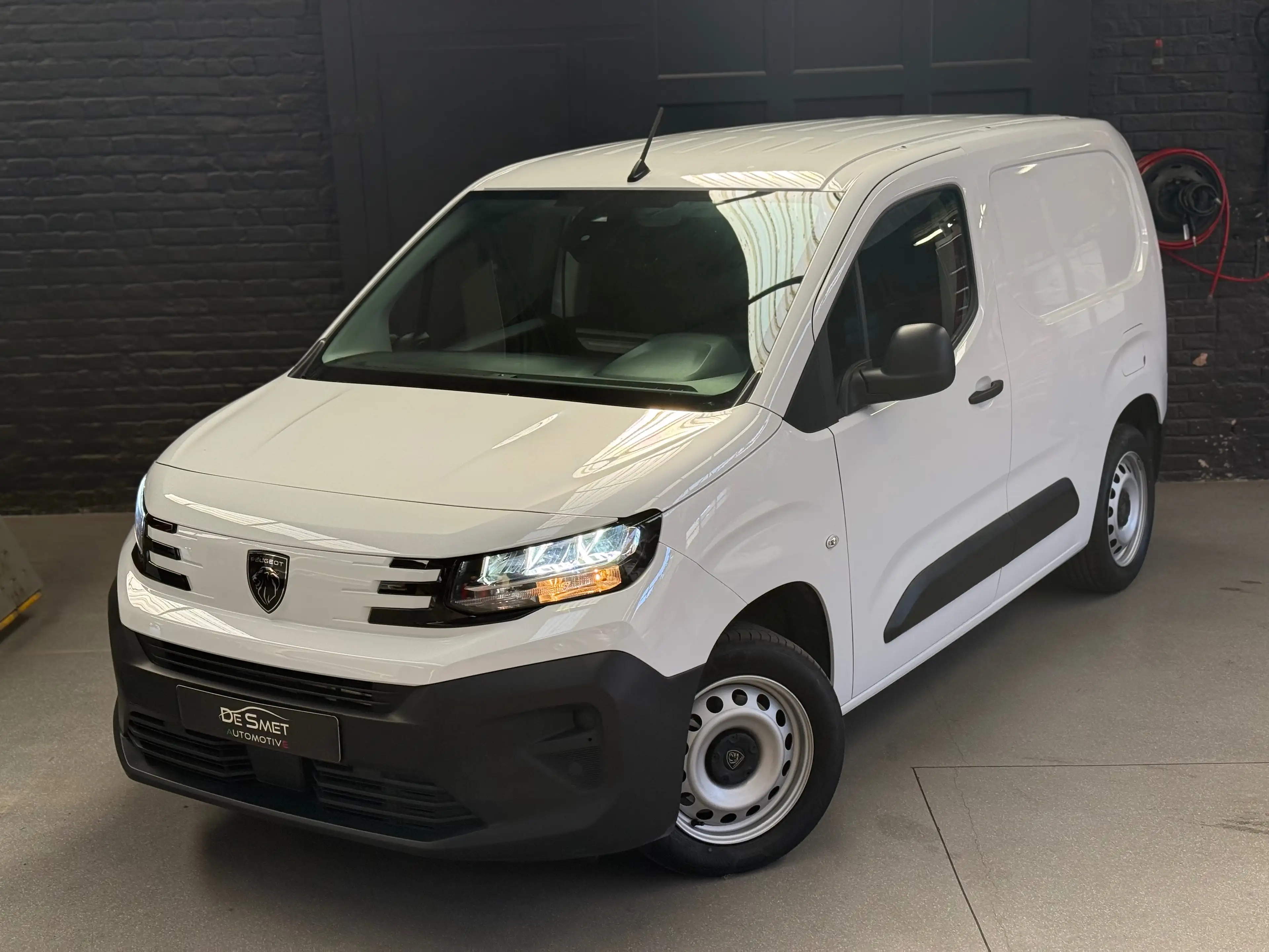 Peugeot Partner Partner 1.5 BlueHDi L1 STD Light S/S — photo 2