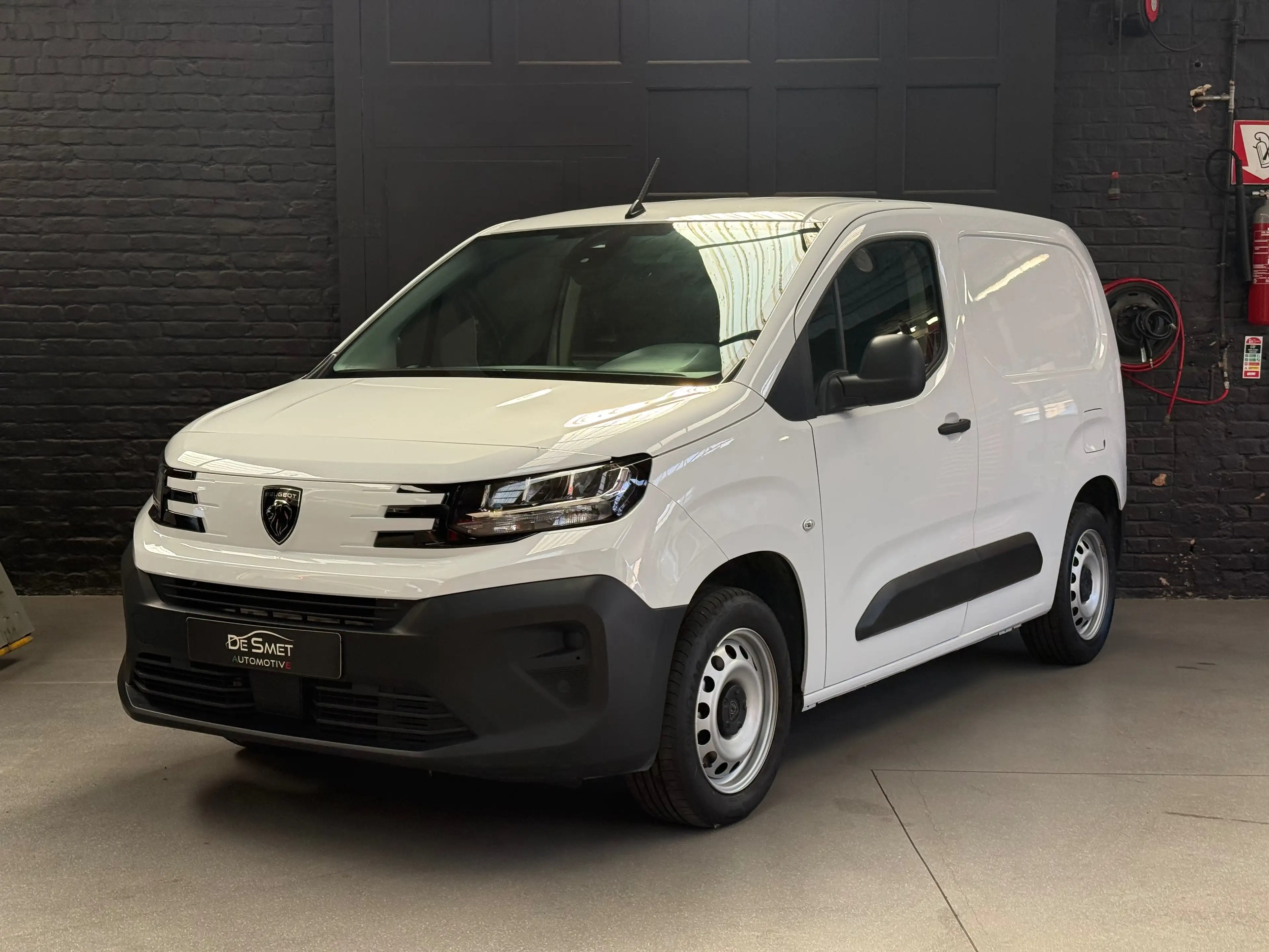 Peugeot Partner Partner 1.5 BlueHDi L1 STD Light S/S — photo 4