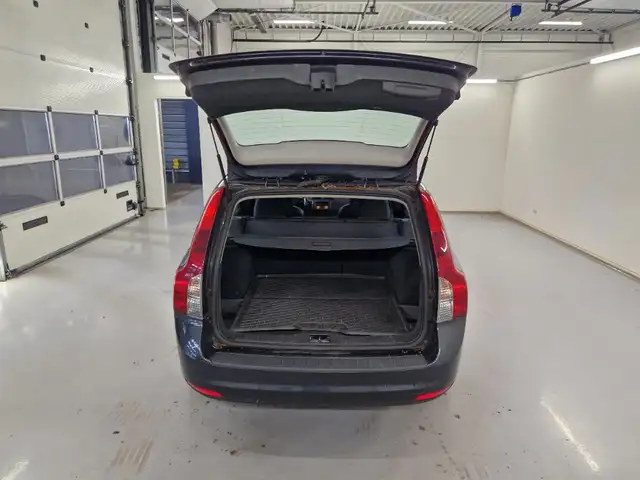 Volvo V50 view 7