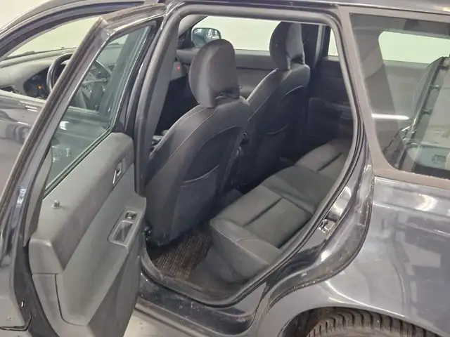 Volvo V50 view 6