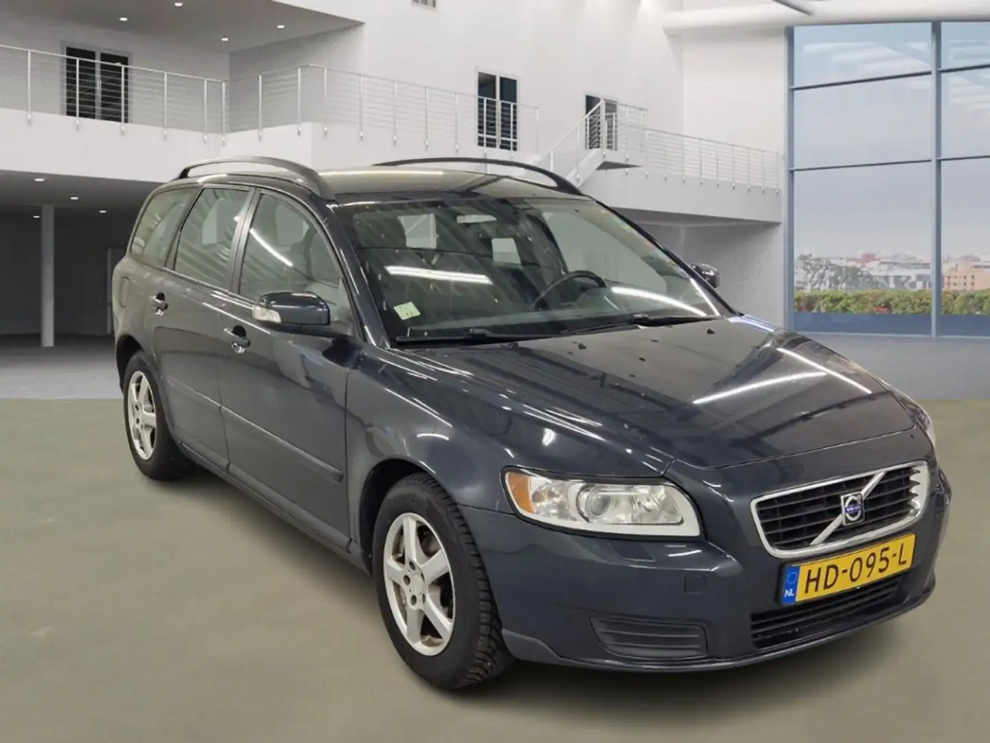 Volvo V50 1.8 Summum|XENON|STOELVERW|HALFLEDER|PSENSOR Grau - 2