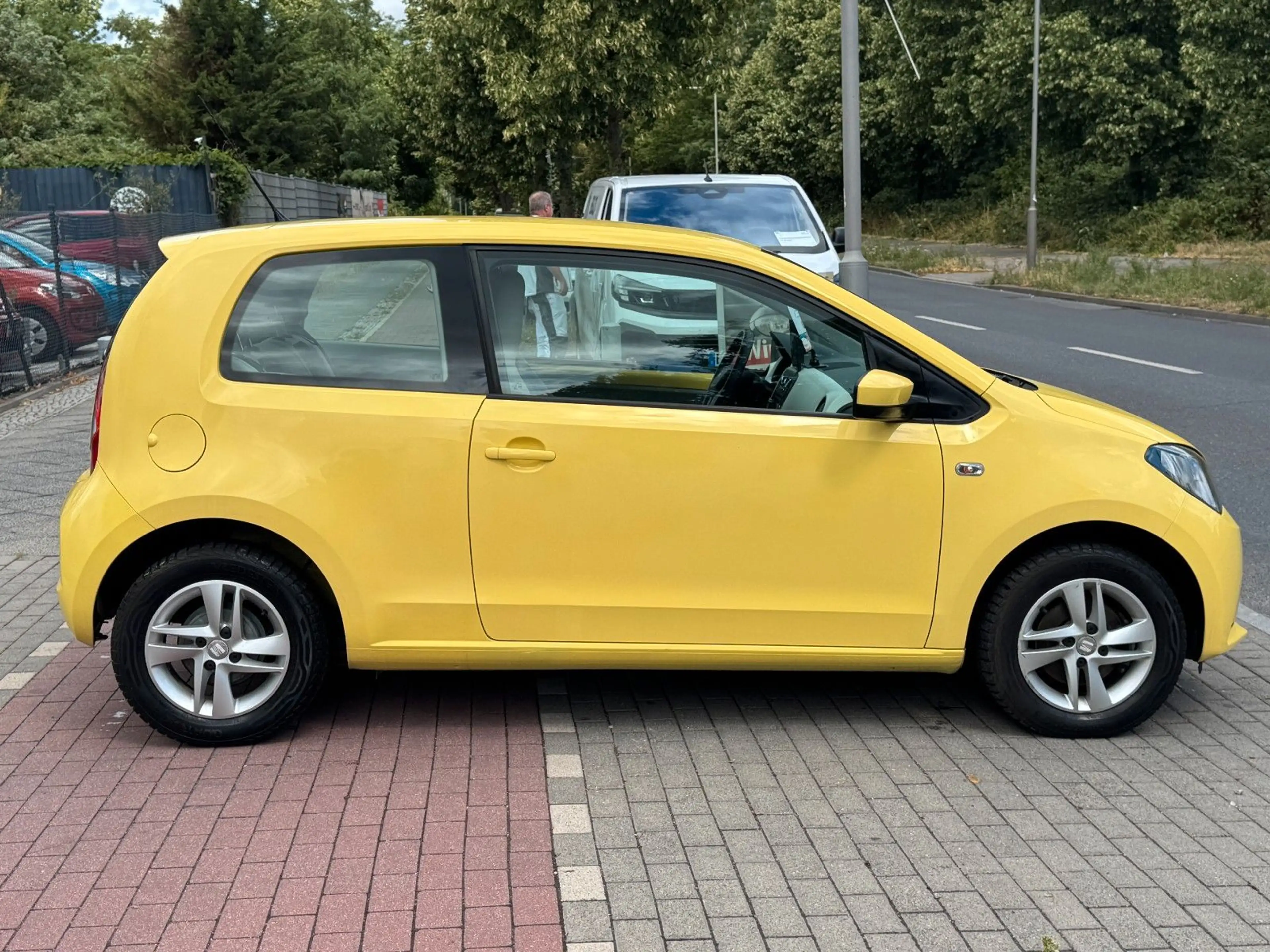 SEAT Mii Style Salsa*Automatik*Klima*CarPlay* — photo 4