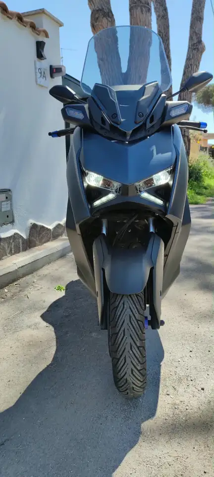 Yamaha X-Max 300
