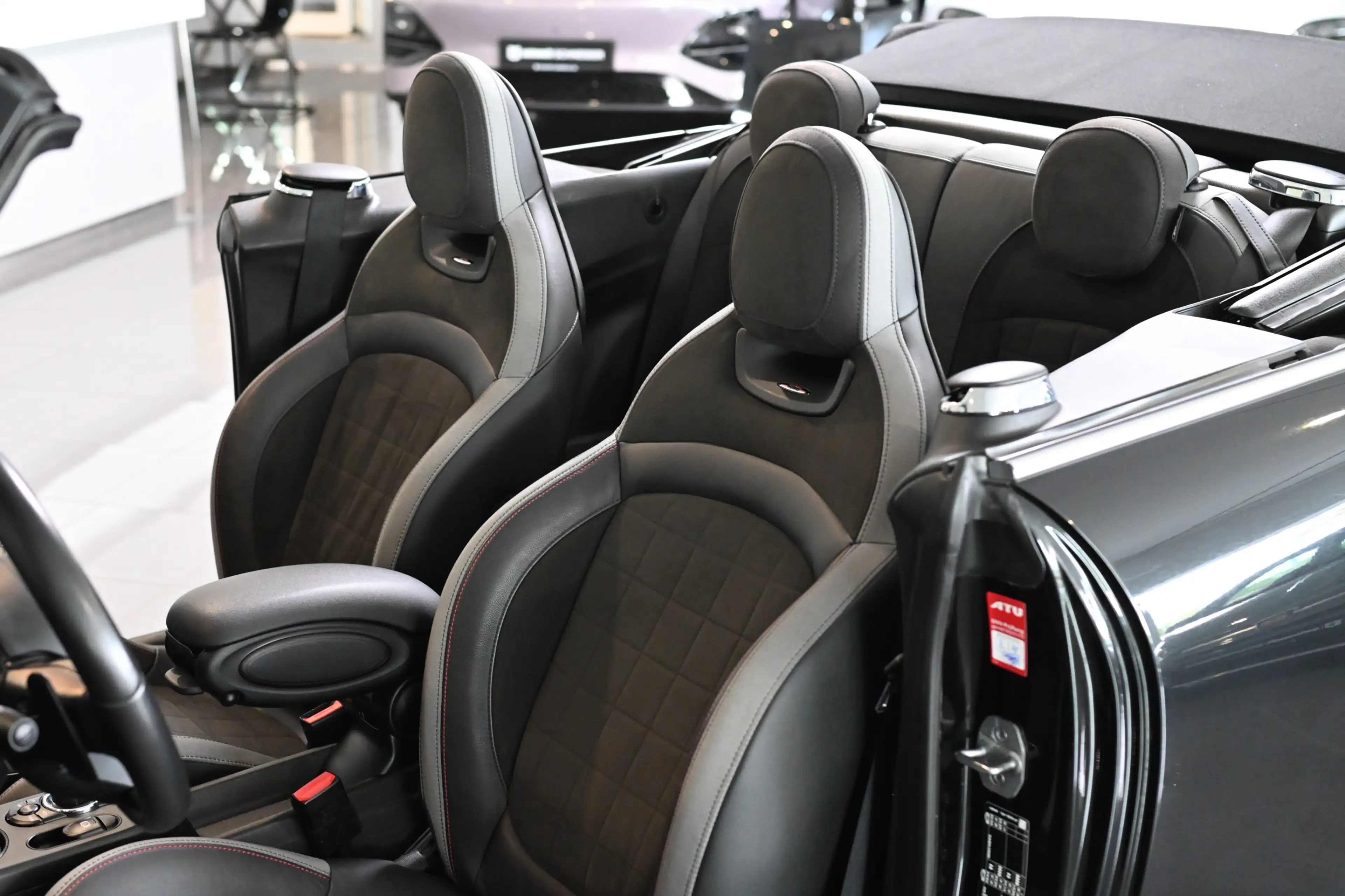 MINI John Cooper Works Cabrio Cabrio JCW Trim Navi — photo 14