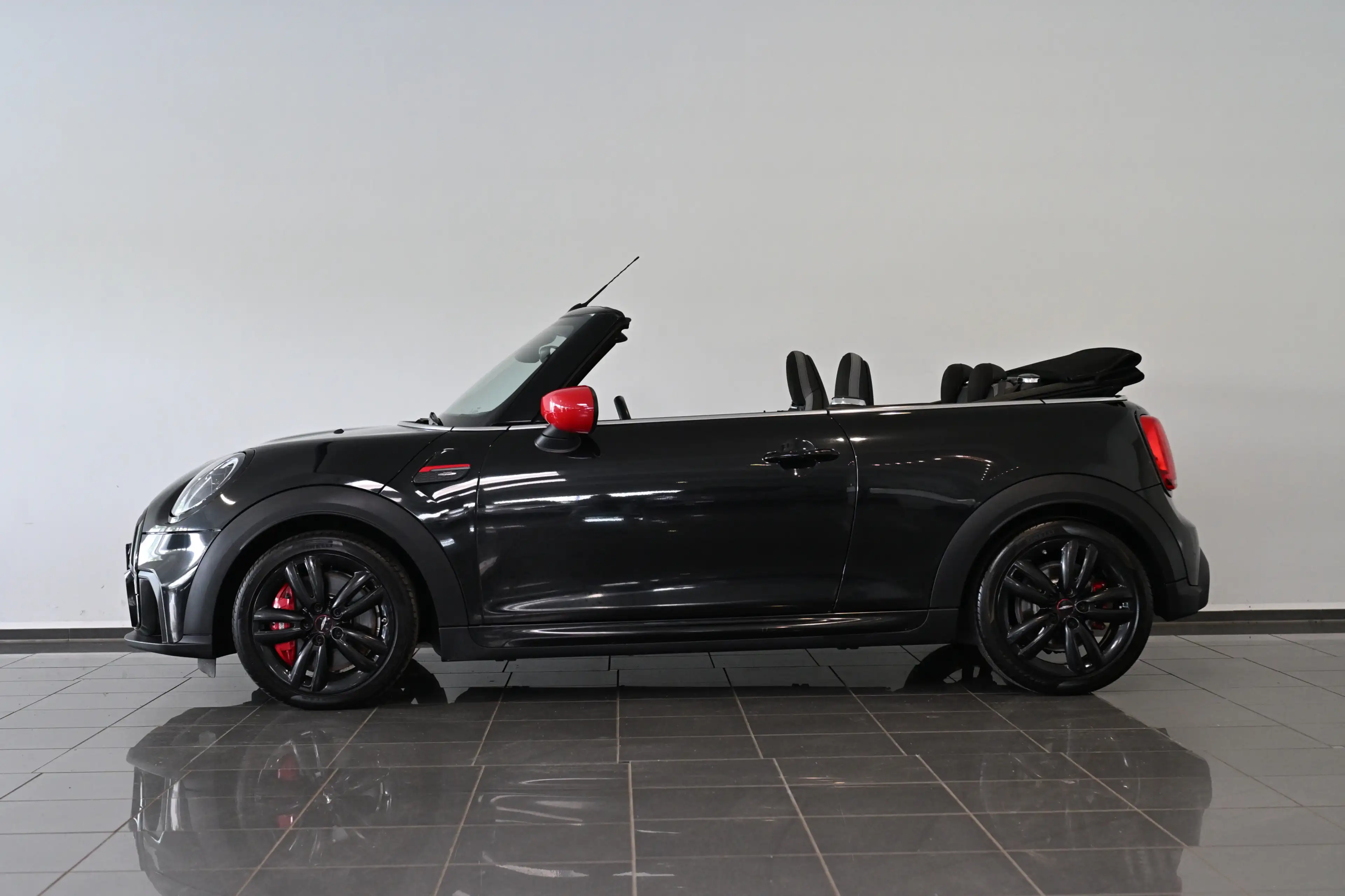 MINI John Cooper Works Cabrio Cabrio JCW Trim Navi — photo 3