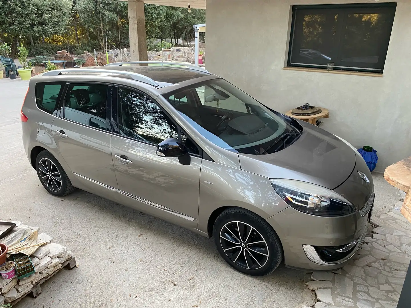 Renault Scenic 1.6 dci (energy) Bose s&s 130cv Bronce - 1