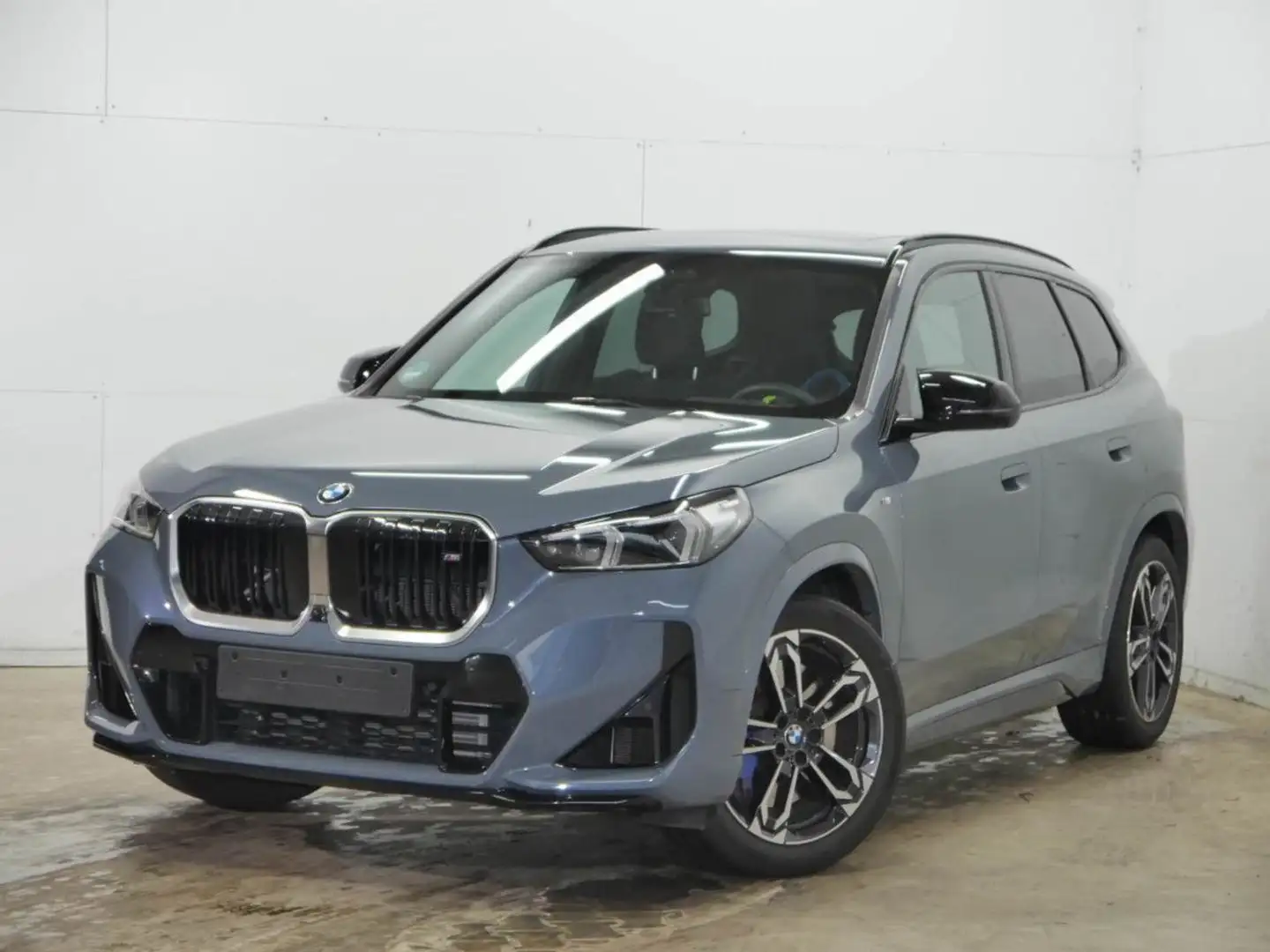 BMW X1 M35i HUD ACC PanoD.SuView.LiveProf.Ha/Ka.19" Grau - 2